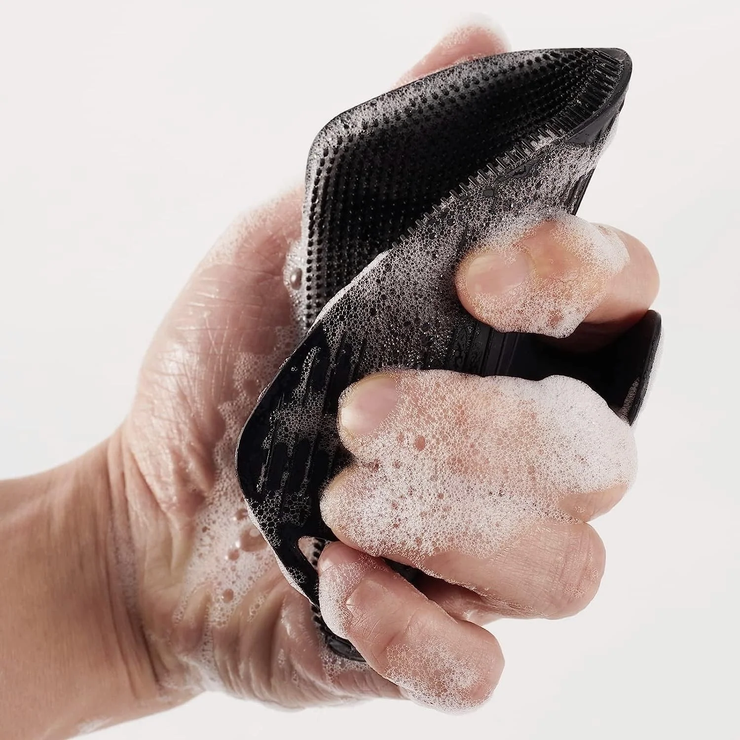 بادی بافر BananaHome، اسکرابر سیلیکونی ممتاز برای تغذیه، پاکسازی و لایه برداری پوست شما - ماندگاری بالا و تمیز کردن آسان، دارای برس های تقویت کننده کف با دسته ارگونومیک ضد لغزش (مشکی)