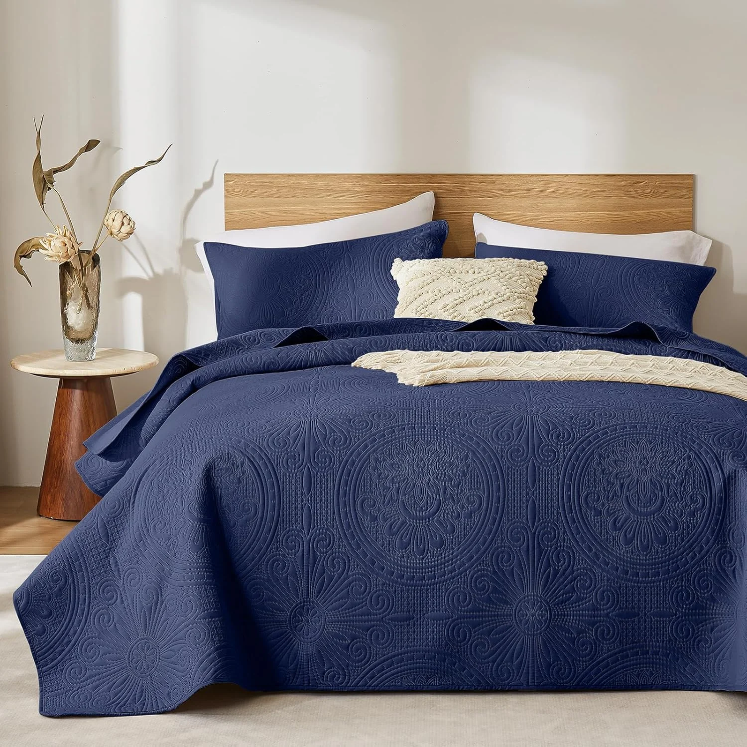 ست لحاف دونفره/کویین WURUIBO آبی سرمه ای، روتختی برجسته التراسونیک، رو تختی میکروفایبر سبک وزن، ست روتختی مدرن و نازک برای تمام فصول، 3 تکه (1 لحاف، 2 روبالشتی) ست لحاف دونفره/کویین WURUIBO آبی سرمه ای، روتختی برجسته التراسونیک، رو تختی میکروفایبر سبک وزن، ست روتختی مدرن و نازک برای تمام فصول، 3 تکه (1 لحاف، 2 روبالشتی)