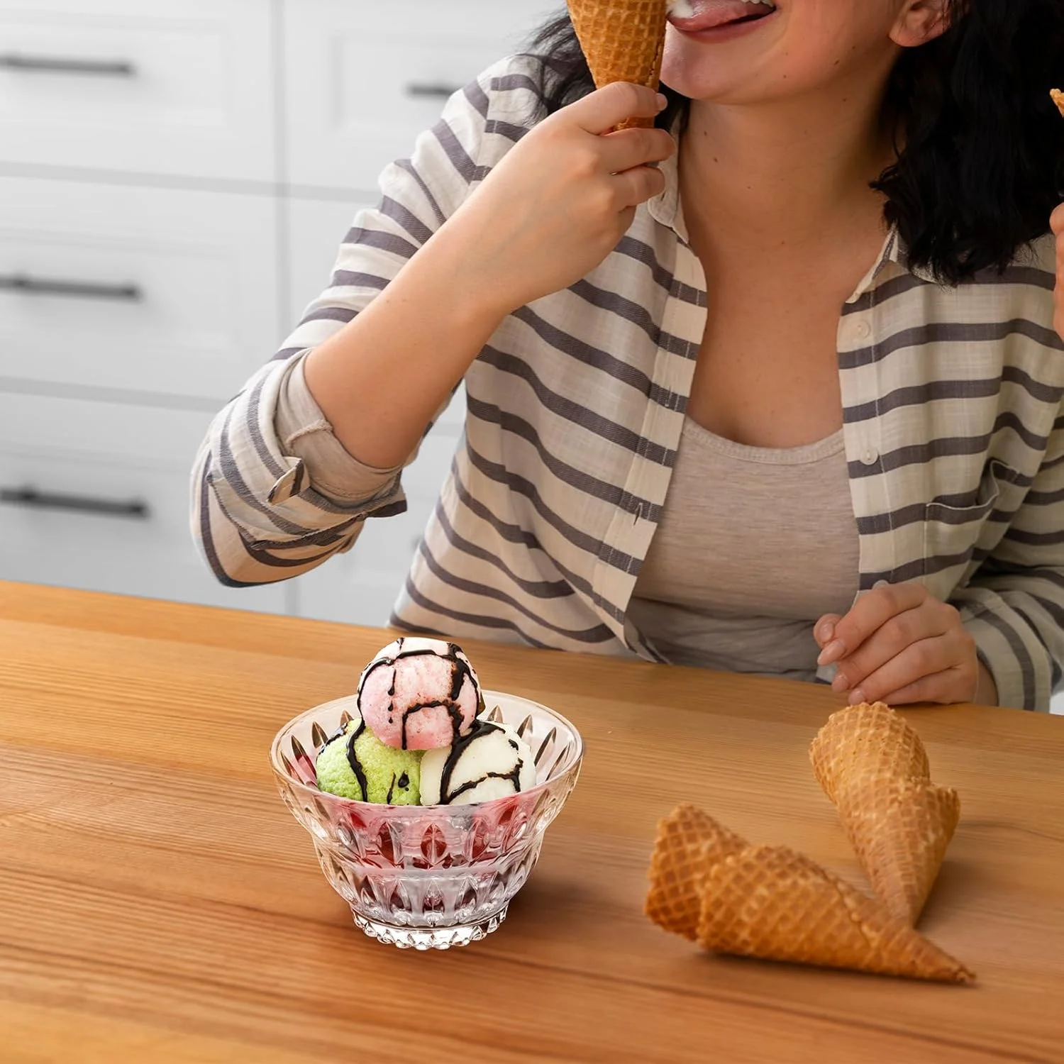 ست کاسه دسر شیشه ای Beautyflier، فنجان بستنی شیشه ای 300 میلی لیتری، کاسه دسر کوچک و زیبا برای دسر، بستنی، میوه، سالاد، تنقلات، کوکتل، چاشنی (شفاف 2، 2 عدد) ست کاسه دسر شیشه ای Beautyflier، فنجان بستنی شیشه ای 300 میلی لیتری، کاسه دسر کوچک و زیبا برای دسر، بستنی، میوه، سالاد، تنقلات، کوکتل، چاشنی (شفاف 2، 2 عدد)