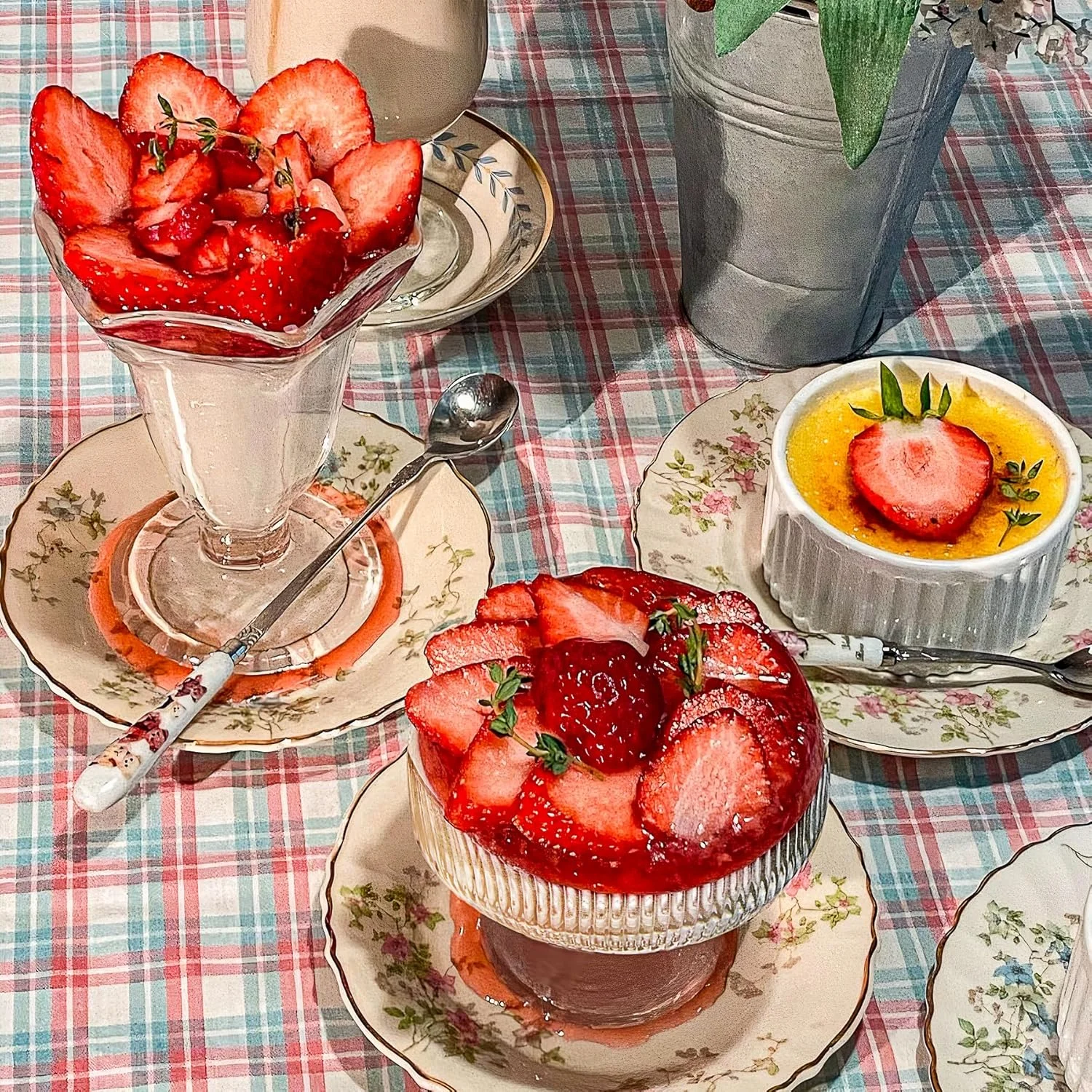 ست 6 تایی کاسه بستنی شیشه ای بینساکائو، فنجان های دسر کوچک راه راه، کاسه های دسر پایه دار کوچک شفاف برای میوه، پودینگ، ترایفل، پارفه، ساندی، نوشیدنی های کوکتل مهمانی (186 میلی لیتر) ست 6 تایی کاسه بستنی شیشه ای بینساکائو، فنجان های دسر کوچک راه راه، کاسه های دسر پایه دار کوچک شفاف برای میوه، پودینگ، ترایفل، پارفه، ساندی، نوشیدنی های کوکتل مهمانی (186 میلی لیتر)