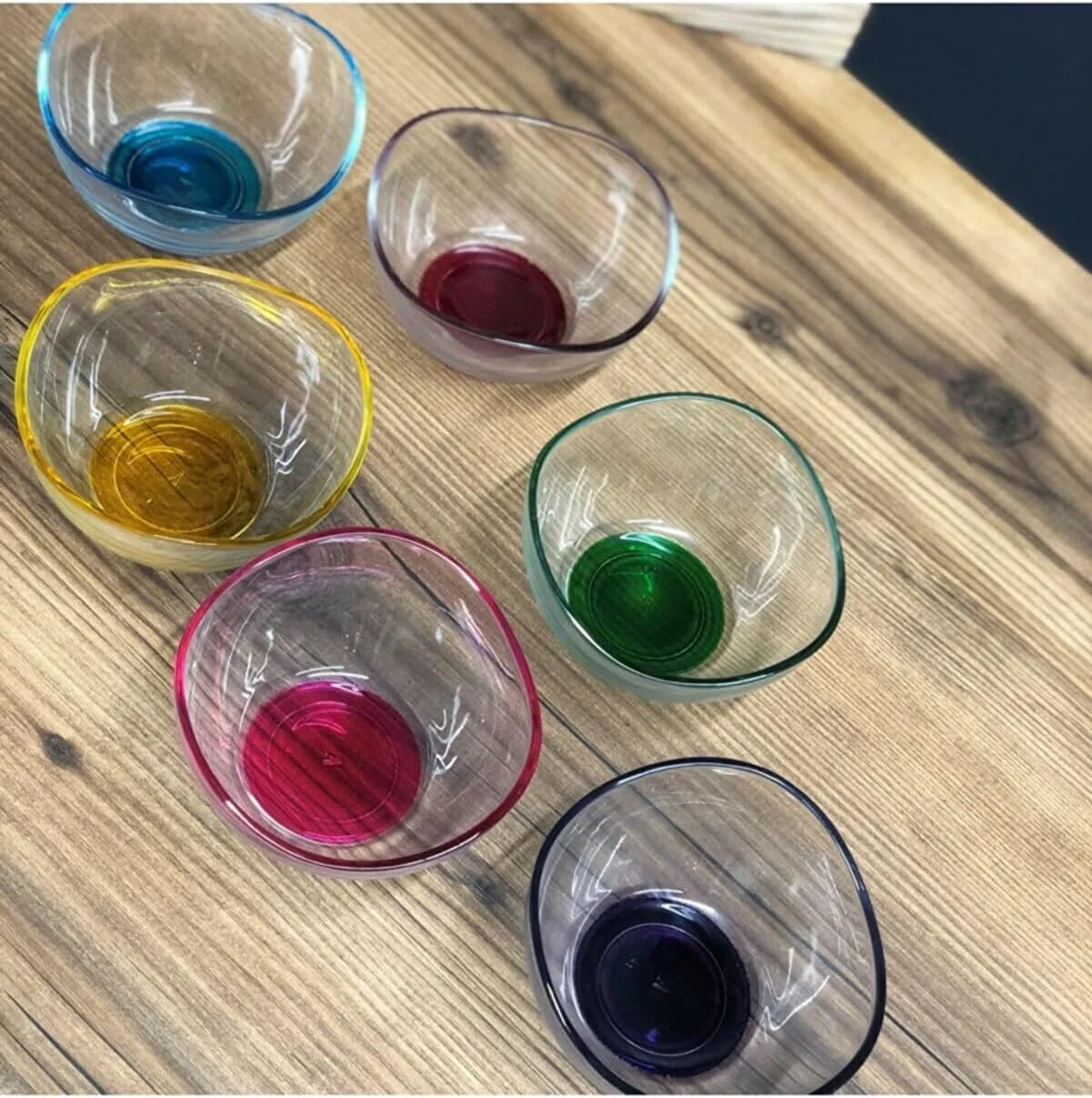 ست 6 عددی کاسه شیشه ای رنگی ویرا، کاسه دسر، پیش غذا، پایه های رنگی ست 6 عددی کاسه شیشه ای رنگی ویرا، کاسه دسر، پیش غذا، پایه های رنگی