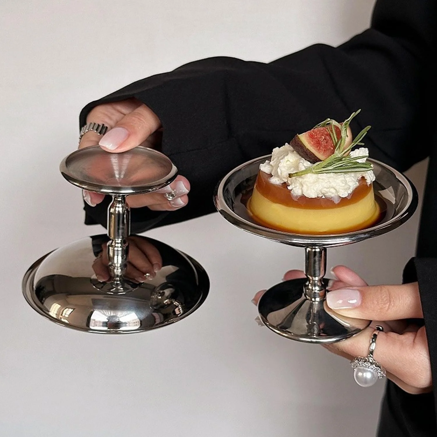 ست 4 تایی کاسه بستنی، قطر 10 سانتی متر، کاسه دسر استیل ضد زنگ وینتیج، لیوان کوکتل، کاسه دسر پایه دار، لیوان دسر بستنی سان دی برای میوه، سالاد، ماست و پودینگ میوه ست 4 تایی کاسه بستنی، قطر 10 سانتی متر، کاسه دسر استیل ضد زنگ وینتیج، لیوان کوکتل، کاسه دسر پایه دار، لیوان دسر بستنی سان دی برای میوه، سالاد، ماست و پودینگ میوه