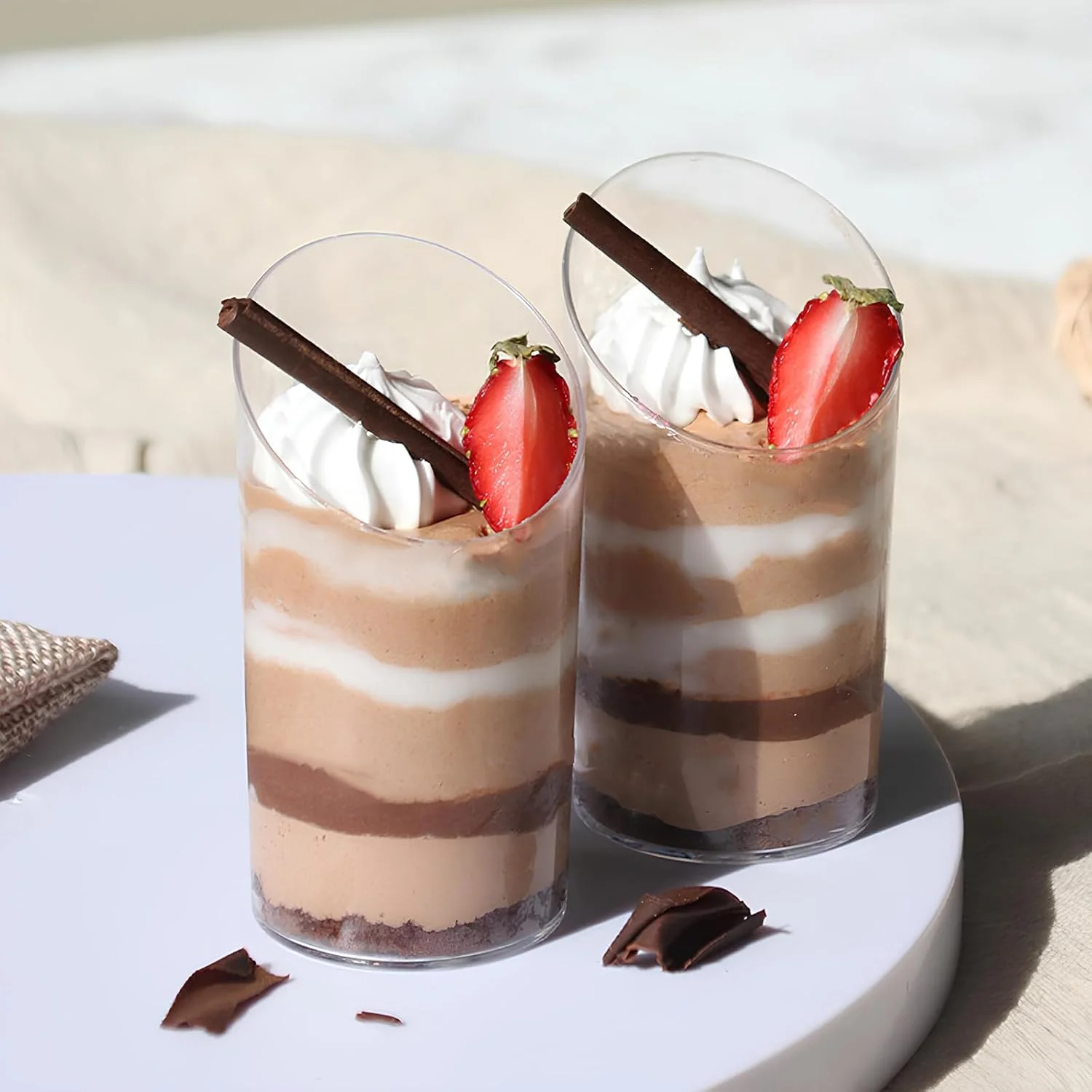 پک 50 عددی لیوان دسر مینی پلاستیکی پلازوتتا به همراه قاشق، کاسه های دسر پلاستیکی شفاف، قابل استفاده مجدد، لیوان های شات برای بستنی، موس، بوفه های مهمانی، پذیرایی