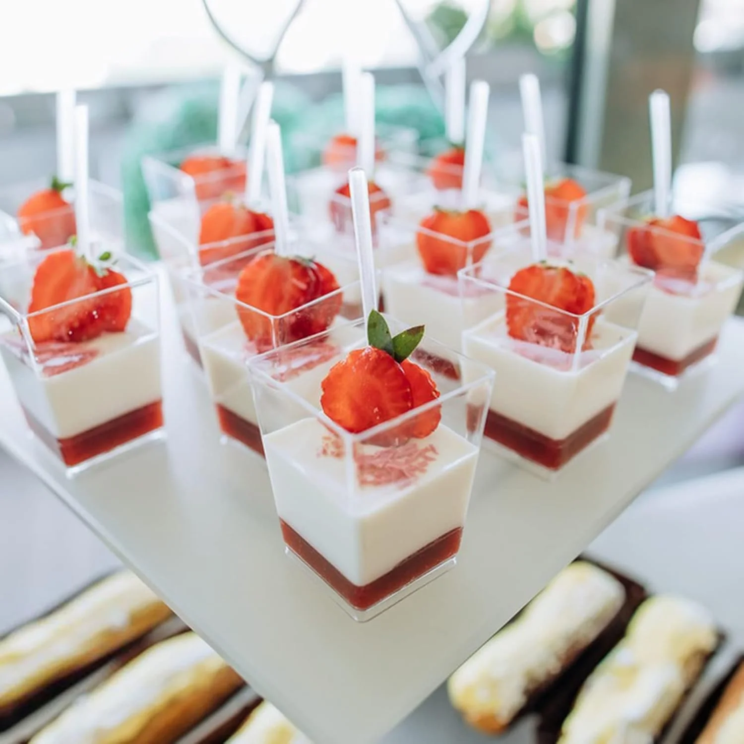 بسته 25 عددی لیوان دسر سیسولن با قاشق، ظرف دسر 150 میلی لیتری، کاسه دسر گرد قابل استفاده مجدد، لیوان دسر شفاف برای موس، کیک، بستنی، ماست و پودینگ بسته 25 عددی لیوان دسر سیسولن با قاشق، ظرف دسر 150 میلی لیتری، کاسه دسر گرد قابل استفاده مجدد، لیوان دسر شفاف برای موس، کیک، بستنی، ماست و پودینگ