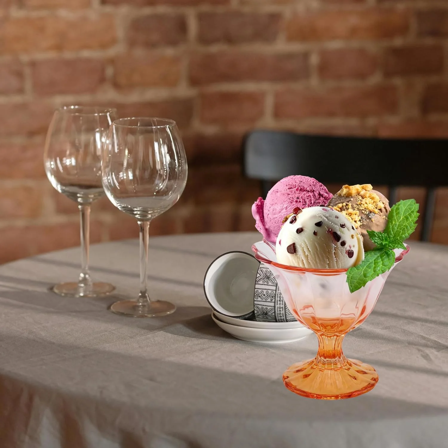 ظروف دسر بستنی FESTLOVE، ست 4 تایی کاسه شیشه ای پایه دار 300 میلی لیتری، فنجان نوشیدنی شفاف نارنجی برای بستنی، دسر، آب نبات، میوه، بستنی، پودینگ میان وعده ظروف دسر بستنی FESTLOVE، ست 4 تایی کاسه شیشه ای پایه دار 300 میلی لیتری، فنجان نوشیدنی شفاف نارنجی برای بستنی، دسر، آب نبات، میوه، بستنی، پودینگ میان وعده