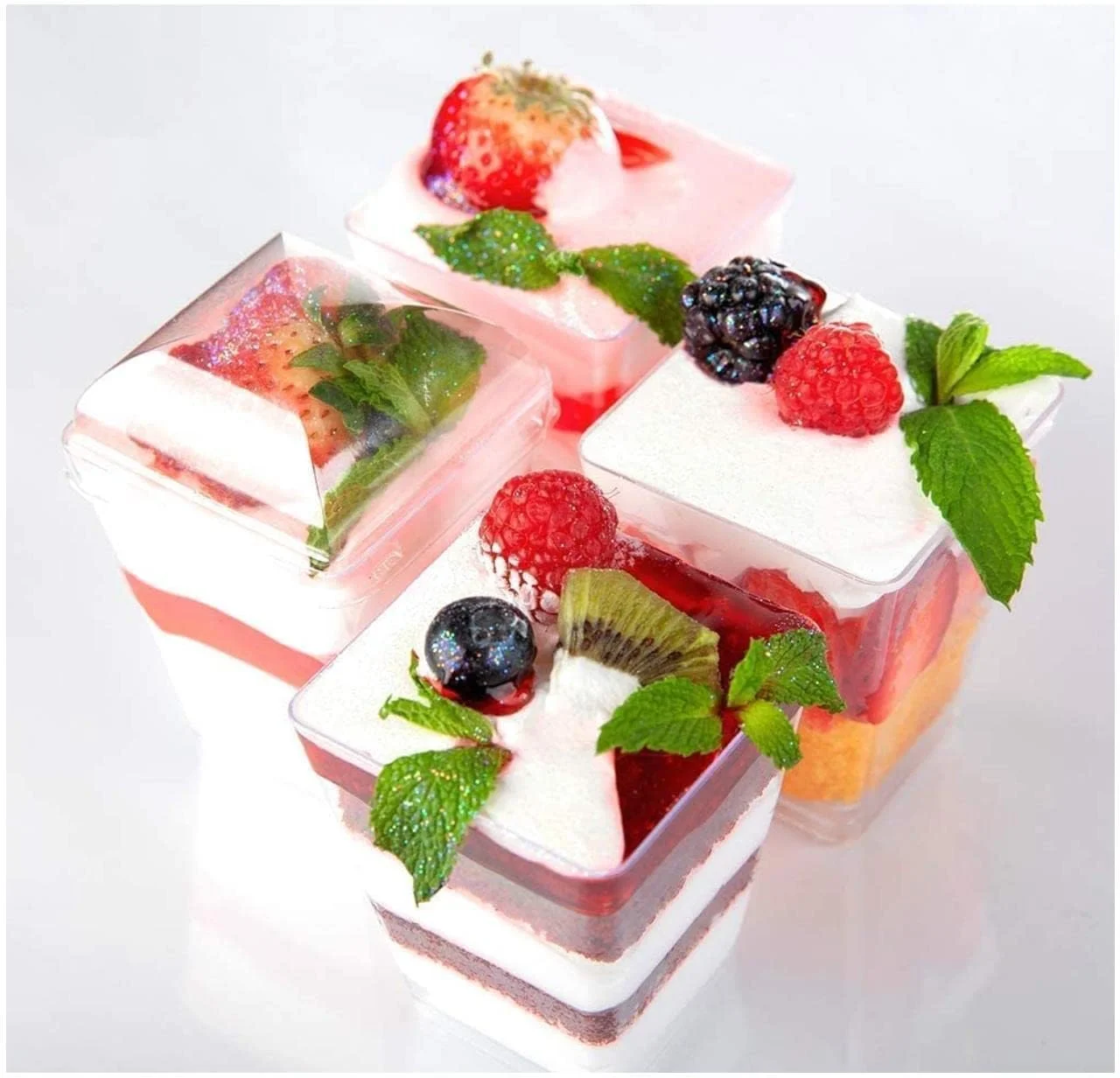 بسته 50 عددی فنجان دسر پلاستیکی شفاف مربعی FUFU با قاشق های پلاستیکی و درب های پلاستیکی - ایده آل برای دسرها، پیش غذاها، پودینگ ها، موس و موارد دیگر بسته 50 عددی فنجان دسر پلاستیکی شفاف مربعی FUFU با قاشق های پلاستیکی و درب های پلاستیکی - ایده آل برای دسرها، پیش غذاها، پودینگ ها، موس و موارد دیگر