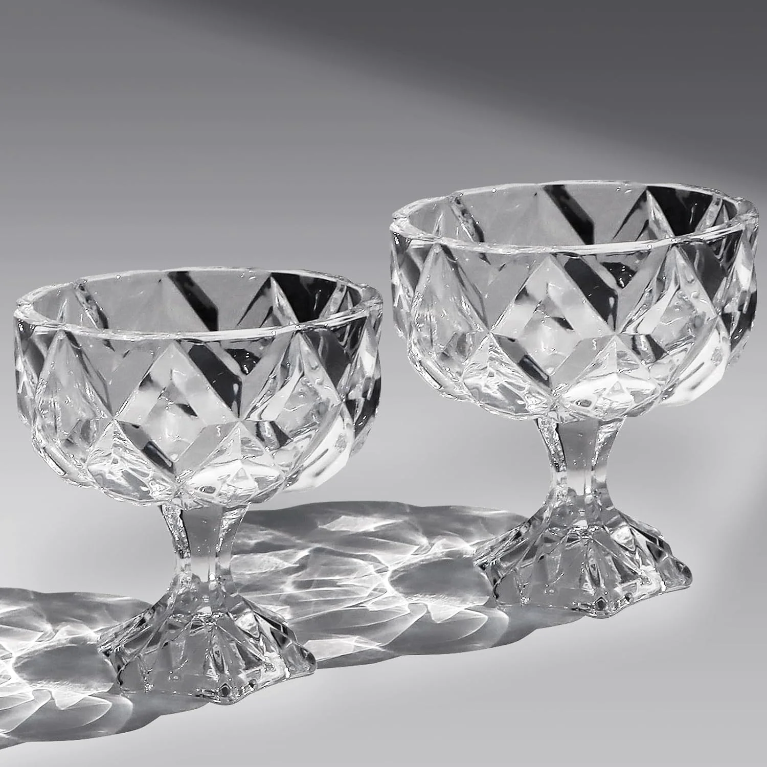 ست 6 تایی کاسه دسر شیشه ای Hioph - لیوان های کوکتل میگو، لیوان های سرو پیش غذا پایه دار، کاسه ترایفل، لیوان دسر بستنی خوری برای بستنی، میوه، پودینگ، تنقلات کوچک، چاشنی (300 میلی لیتر)