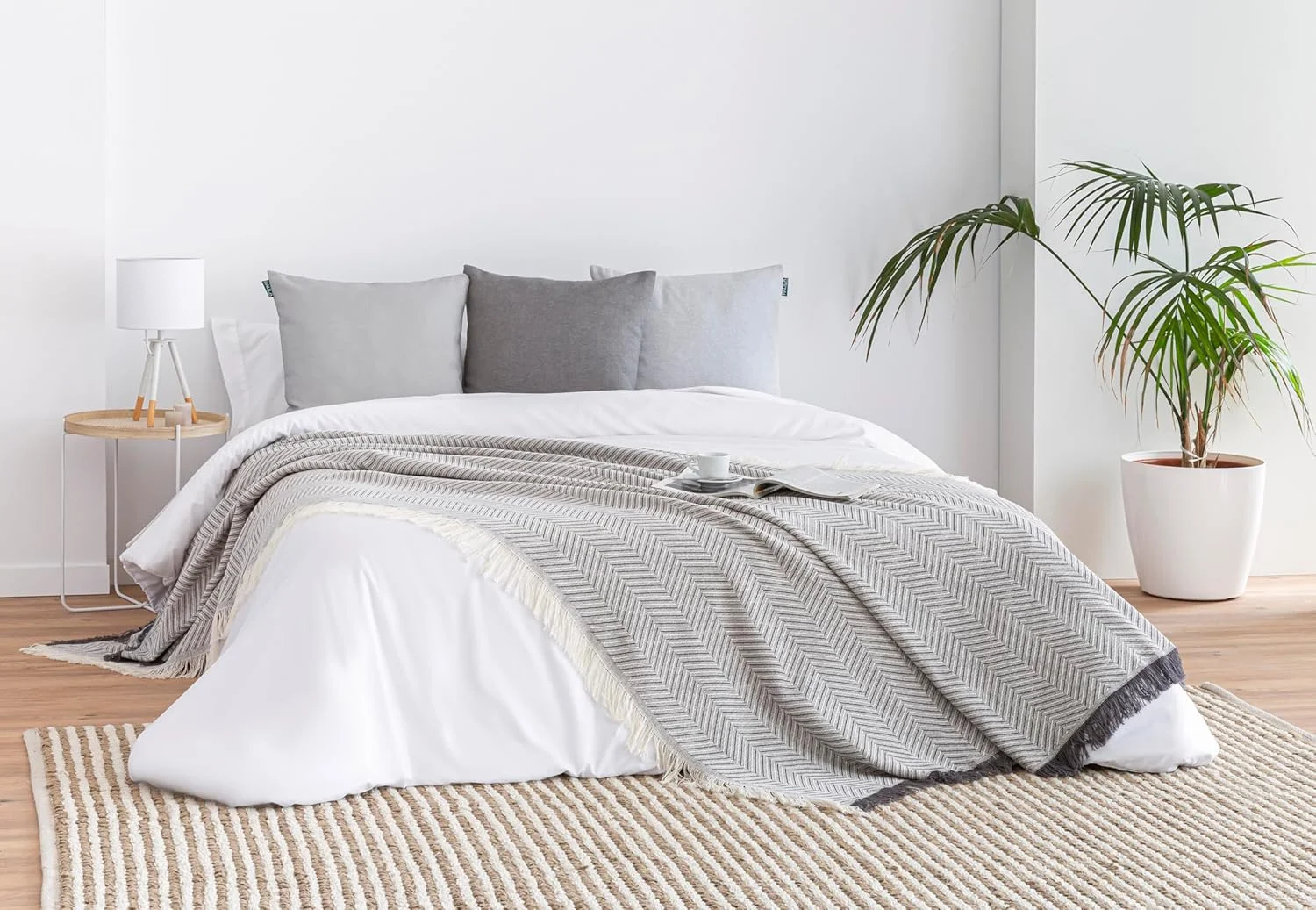 تودوکاما - روتختی چند منظوره برای مبل، رو انداز تخت، رو انداز مبل، جاراپاس، ساخت اسپانیا، طرح شاه ماهی (125 x 180 سانتی متر، خاکستری تیره) تودوکاما - روتختی چند منظوره برای مبل، رو انداز تخت، رو انداز مبل، جاراپاس، ساخت اسپانیا، طرح شاه ماهی (125 x 180 سانتی متر، خاکستری تیره)