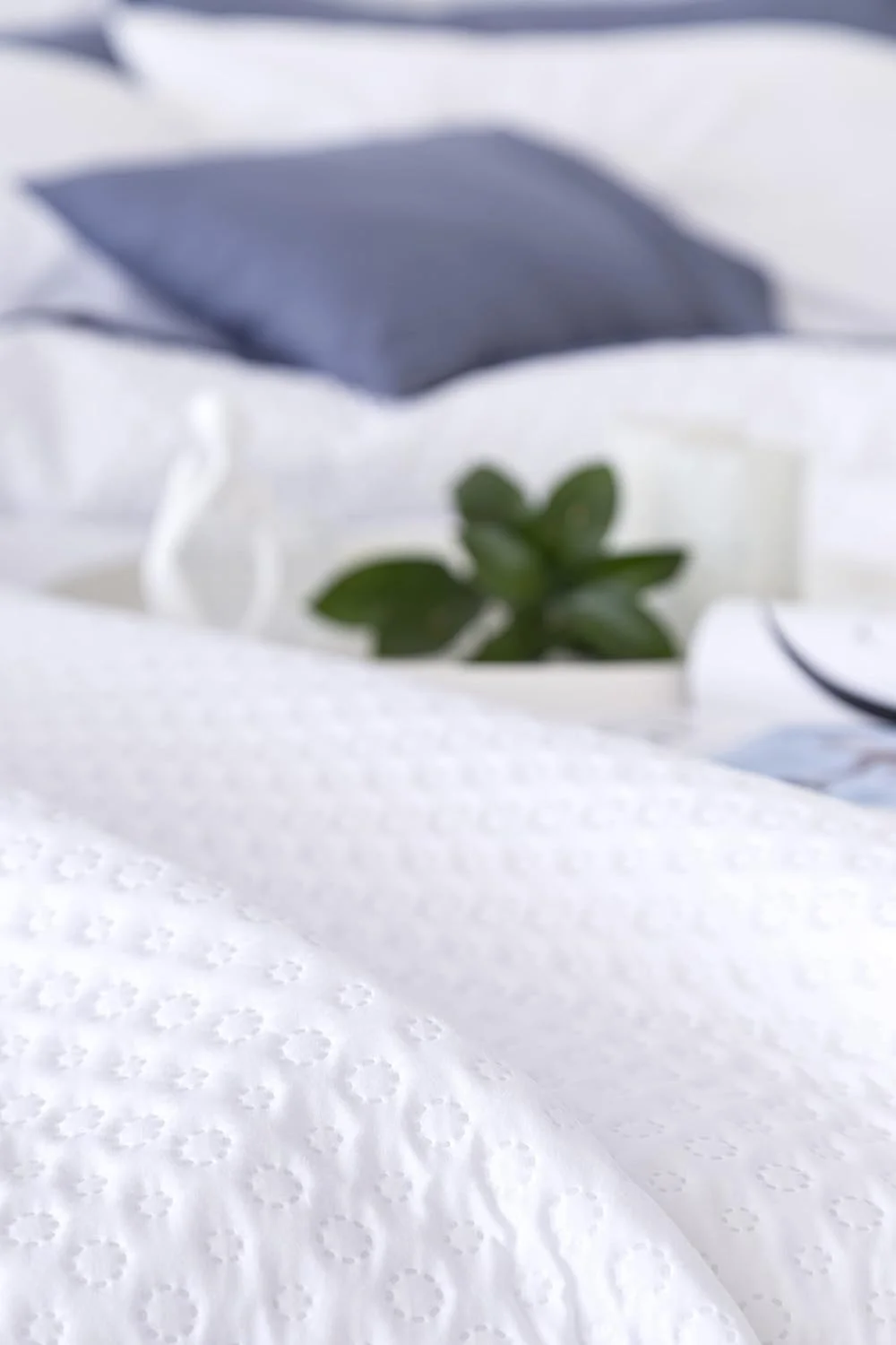 روتختی طرح دار تودوکاما با طرح پیکه مناسب بهار، تابستان، پاییز و زمستان. 100% میکروفایبر بسیار نرم. روکش تخت چند منظوره 105-200 x 260 سانتی متر سفید