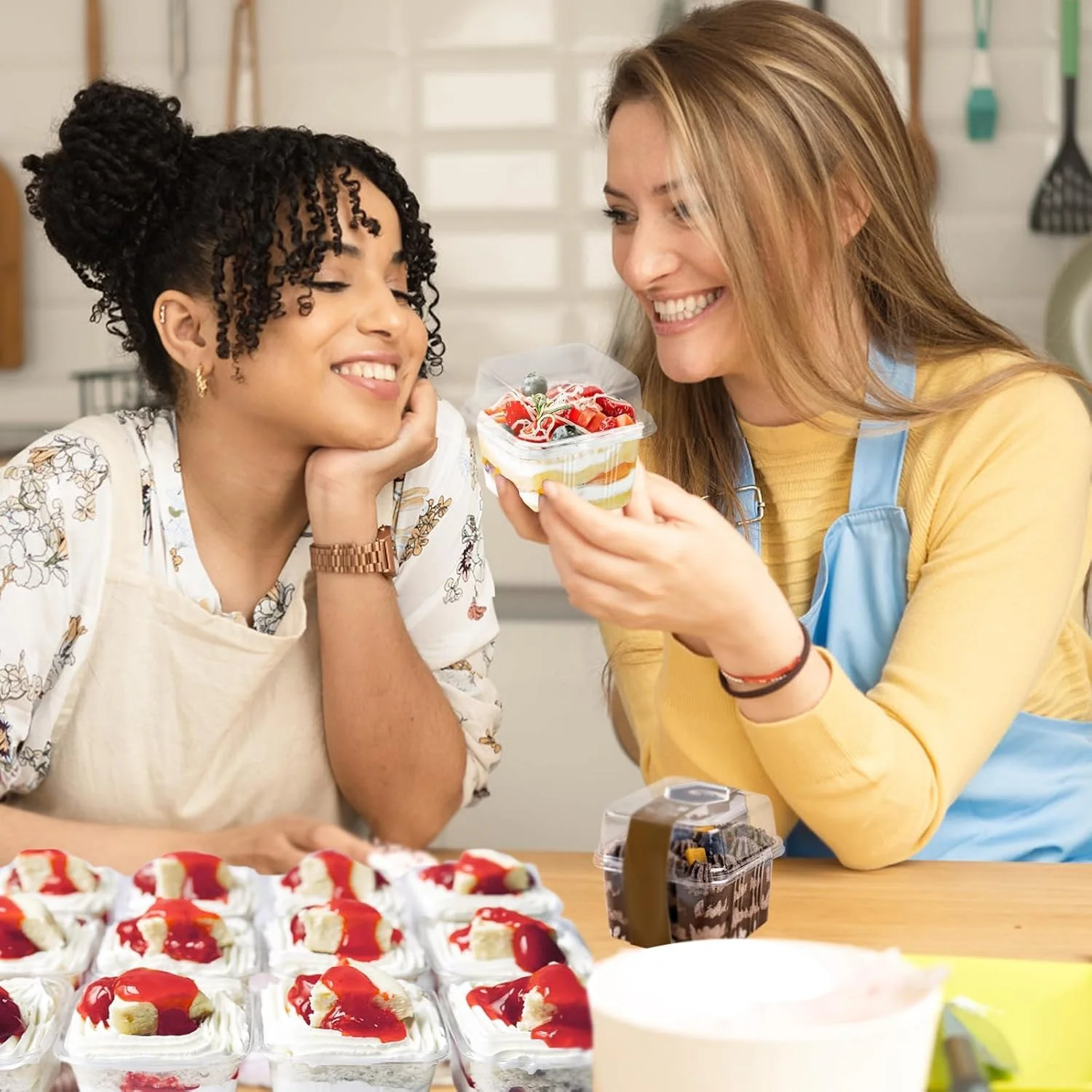 ایمونل 50 عدد کاپ دسر با درب 240 میلیلیتری، کاپهای دسر پلاستیکی شفاف قابل استفاده مجدد، کاسههای دسر، ظروف مناسب کیک فنجانی، پودینگ، اسنک، ماست، پارفه، میوه، موس برای مهمانی، تولد ایمونل 50 عدد کاپ دسر با درب 240 میلیلیتری، کاپهای دسر پلاستیکی شفاف قابل استفاده مجدد، کاسههای دسر، ظروف مناسب کیک فنجانی، پودینگ، اسنک، ماست، پارفه، میوه، موس برای مهمانی، تولد