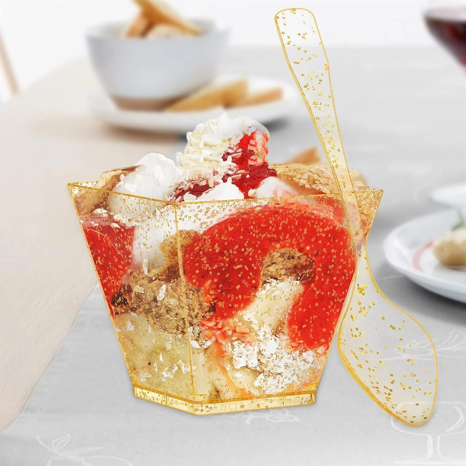 HHMMEDE کاسه های دسر، فنجان مینی چیزکیک مربعی با قاشق، کاسه دسر اکلیلی طلایی نقره ای، دسر مهمانی، پیش غذا، میوه (طلایی) HHMMEDE کاسه های دسر، فنجان مینی چیزکیک مربعی با قاشق، کاسه دسر اکلیلی طلایی نقره ای، دسر مهمانی، پیش غذا، میوه (طلایی)