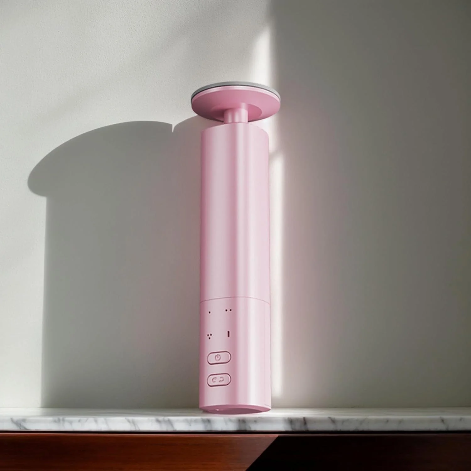 سوهان برقی پا | از بین برنده پینه پا و پاشنه ترک خورده - ابزار پدیکور با سرهای قابل تعویض برای داشتن پوستی صاف و شاداب سوهان برقی پا | از بین برنده پینه پا و پاشنه ترک خورده - ابزار پدیکور با سرهای قابل تعویض برای داشتن پوستی صاف و شاداب