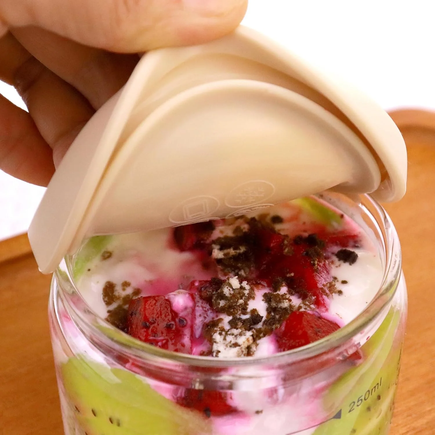 ظروف شیشه ای گرد ماتیفانر 255 گرمی برای پودینگ، ظروف کوچک دسر با درب، کاسه های شیشه ای فریزر، ظرف ناهار شیشه ای کوچک، درب سیلیکونی، کاسه های شیشه ای سبک، فنجان دسر شیشه ای، قابل استفاده در مایکروویو (2 عدد) ظروف شیشه ای گرد ماتیفانر 255 گرمی برای پودینگ، ظروف کوچک دسر با درب، کاسه های شیشه ای فریزر، ظرف ناهار شیشه ای کوچک، درب سیلیکونی، کاسه های شیشه ای سبک، فنجان دسر شیشه ای، قابل استفاده در مایکروویو (2 عدد)