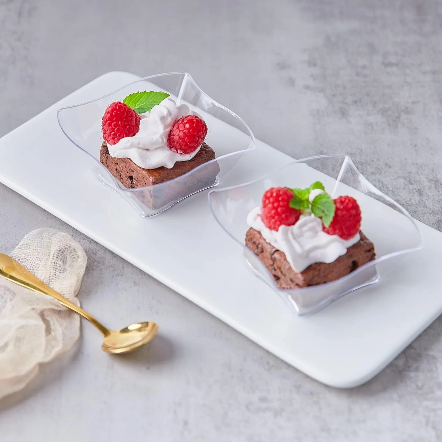 ظروف بستنی با قاشق، بسته 50 عددی فنجان های کوچک پیش غذا پلاستیکی شفاف 5 اونسی، کاسه های دسر یکبار مصرف برای سرو میوه، چیزکیک، پودینگ مهمانی ظروف بستنی با قاشق، بسته 50 عددی فنجان های کوچک پیش غذا پلاستیکی شفاف 5 اونسی، کاسه های دسر یکبار مصرف برای سرو میوه، چیزکیک، پودینگ مهمانی