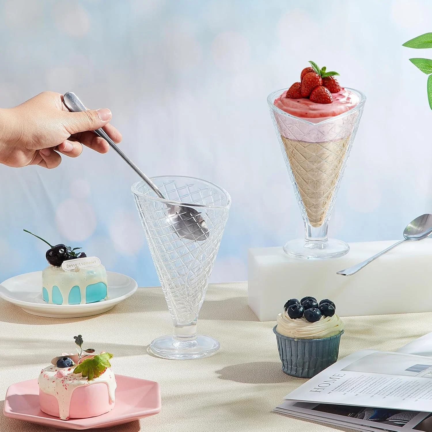 ست 24 تکه کاسه دسر بستنی شیشه ای SiliFine، فنجان های دسر وافل 270 میلی لیتری به همراه قاشق های چای خوری بلند، فنجان های بستنی پایه دار برای جشن تولد، بار، میوه، سالاد، تنقلات یا کوکتل ست 24 تکه کاسه دسر بستنی شیشه ای SiliFine، فنجان های دسر وافل 270 میلی لیتری به همراه قاشق های چای خوری بلند، فنجان های بستنی پایه دار برای جشن تولد، بار، میوه، سالاد، تنقلات یا کوکتل