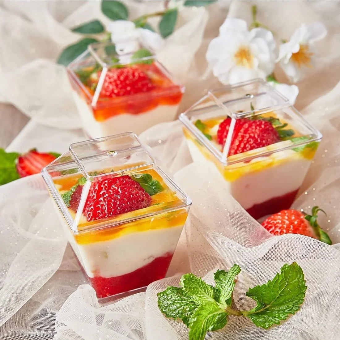 ظروف دسر ویویهو با درب، بسته 50 عددی کاسه دسر 2 اونسی، پلاستیکی، فنجان های دسر قابل استفاده مجدد برای موس پودینگ مهمانی شامل قاشق - مجموعه فنجان های دسر مربعی شفاف ظروف دسر ویویهو با درب، بسته 50 عددی کاسه دسر 2 اونسی، پلاستیکی، فنجان های دسر قابل استفاده مجدد برای موس پودینگ مهمانی شامل قاشق - مجموعه فنجان های دسر مربعی شفاف