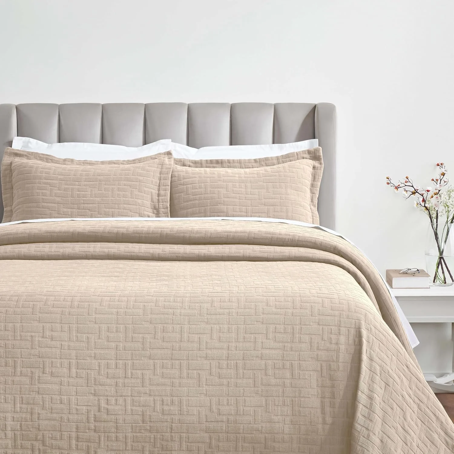 ست روتختی و روبالشتی سه تکه پنبه ای عالی، دکور تخت خواب منزل، روتختی تزئینی، 2 عدد روبالشتی، وزن متوسط، رو تختی هندسی ماتلاس، لوازم ضروری تخت خواب، مجموعه مادرید، کینگ، بژ