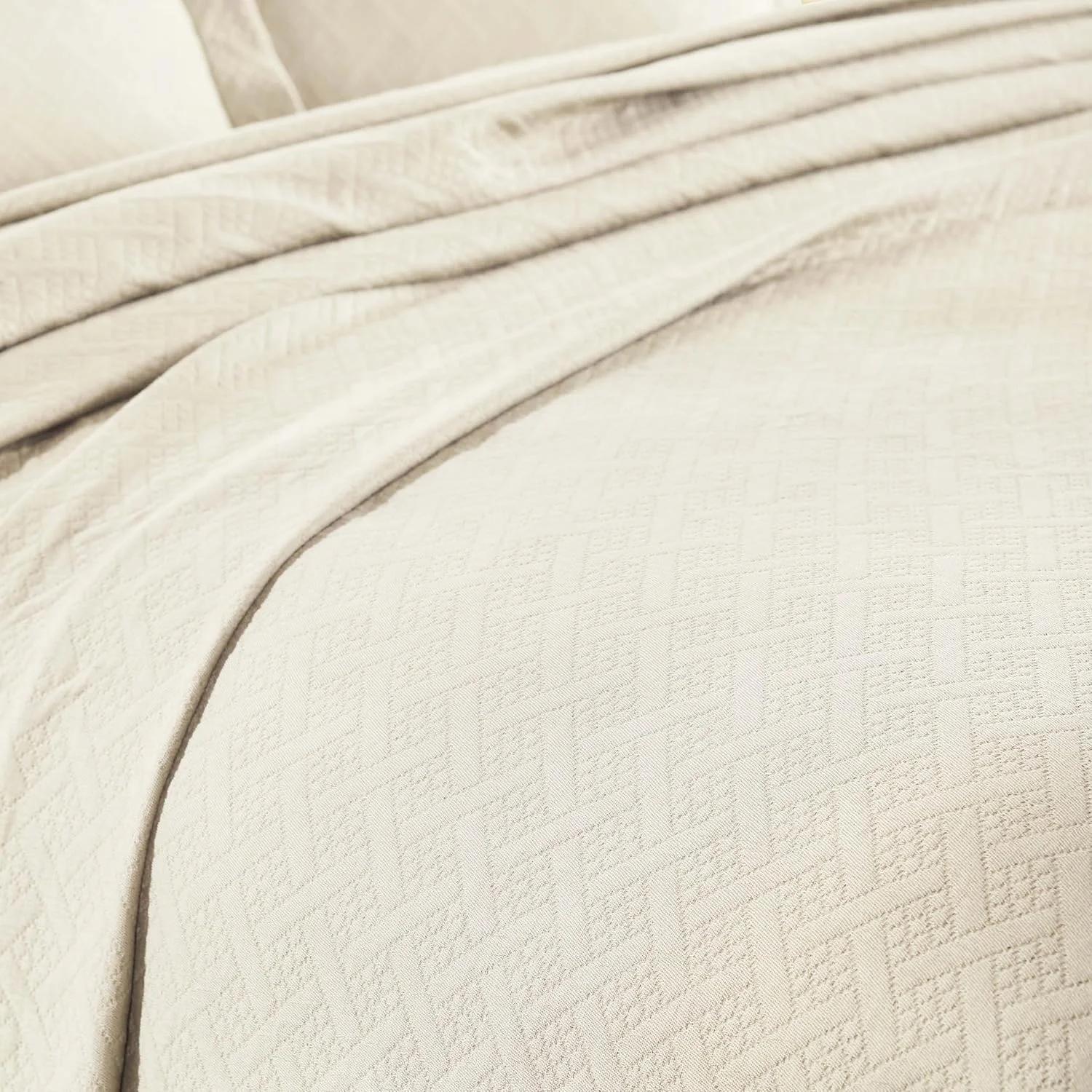 Superior 3 Piece Basketweave Cotton Bedspread Set, Home Bed Decor, Decorative Bed Spread, 2 Pillow Shams, Medium Weight Blanket, Matelasse Coverlet Bedding, Geometric Lattice Pattern, King, Ivory