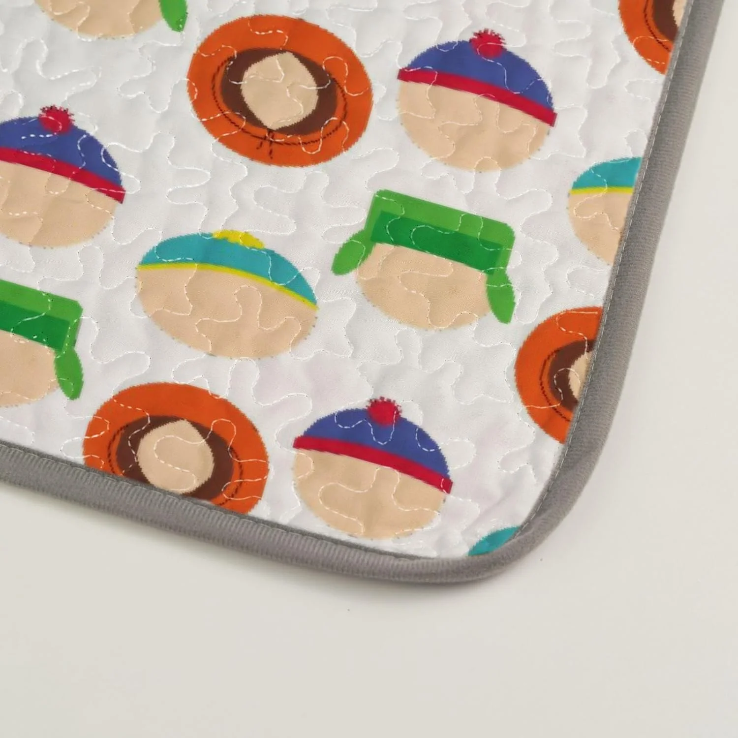 رو تختی کارتونی طنز آلنجوی سایز کینگ، ست روتختی کمدی انیمیشنی، لحاف پارچه ای قابل شستشو با 2 روبالشتی SC00237-007