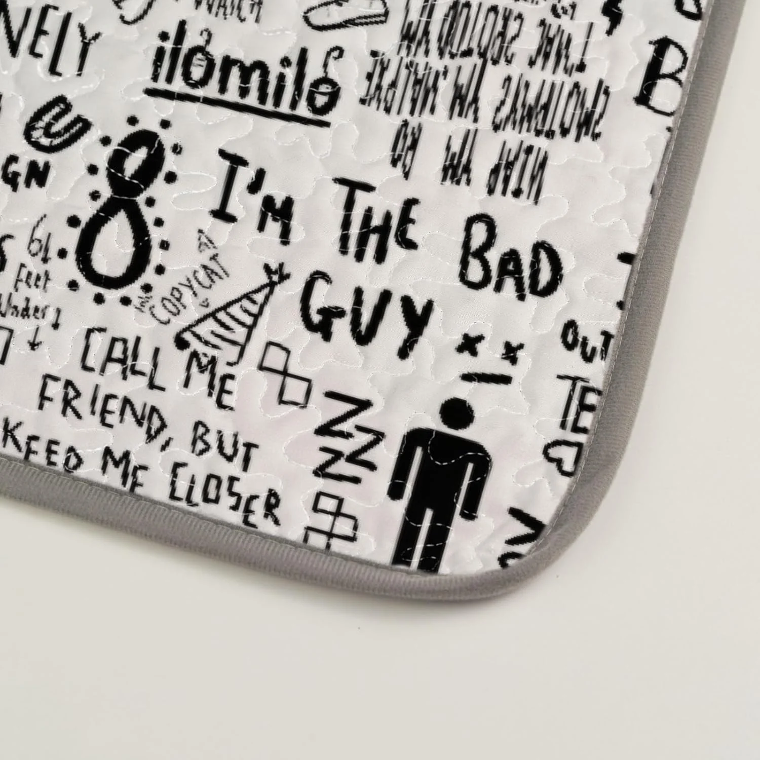 رو تختی دو نفره آلنجوی طرح پاپ موز تیره، ست روتختی طرح منظره صوتی موج دار، لحاف پارچه ای قابل شستشو با 1 روبالشی SC00118-007