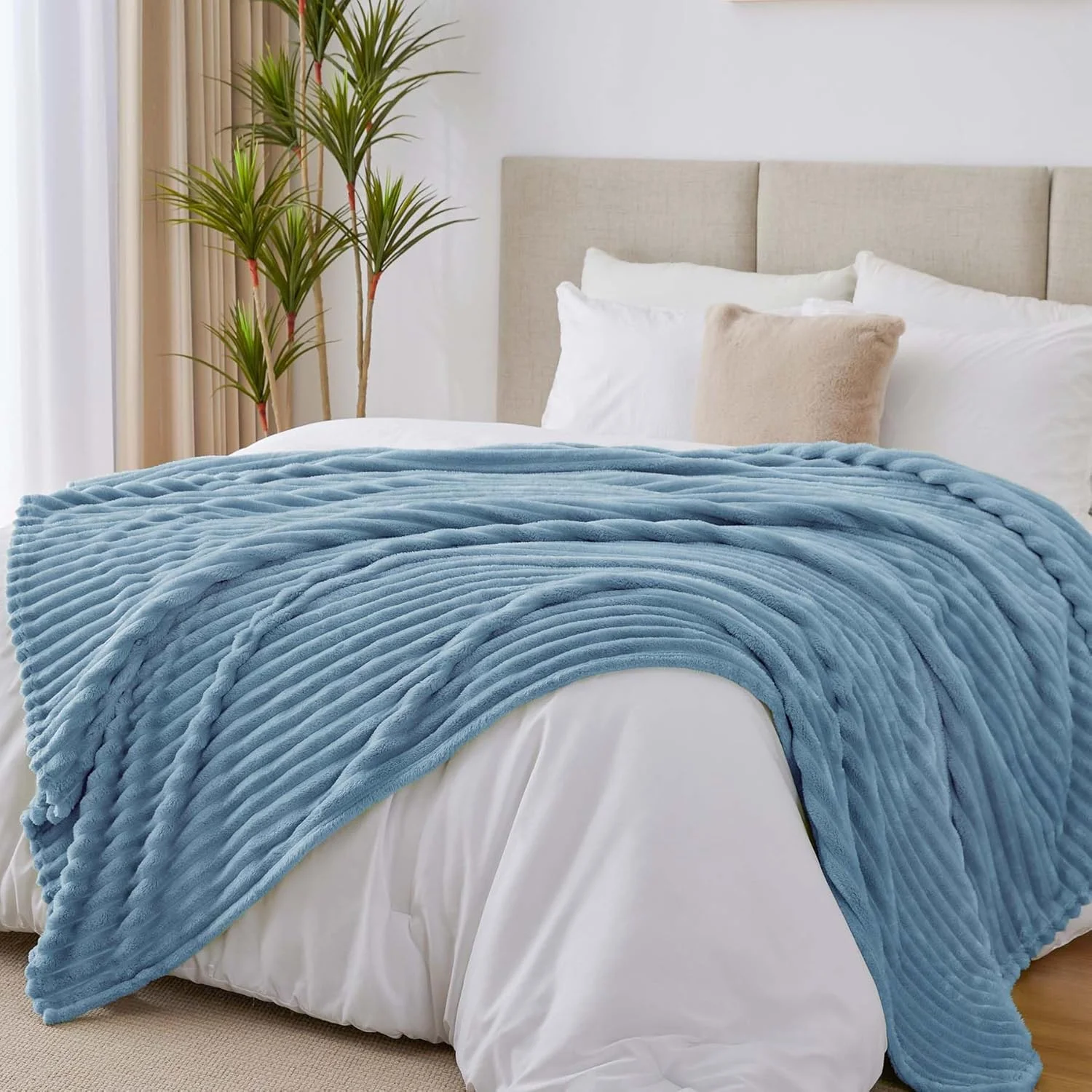 پتوی بغلی BEDELITE، پتوی نرم، خیلی بزرگ، پتوهای فلانل نرم، آبی، 230 x 270 سانتی متر برای تخت، راه راه های تزئینی، پتوی پشمی کبریتی، آبی روشن به عنوان روتختی برای اتاق خواب، پتوی کینگ
