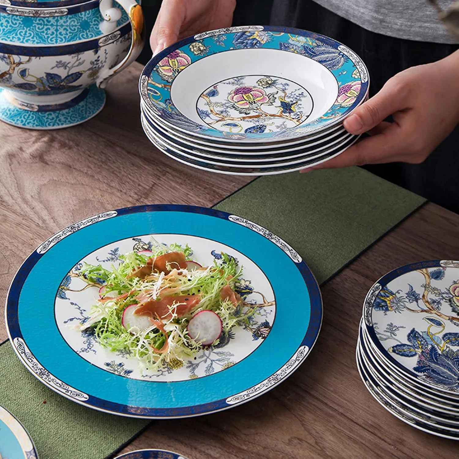 سرویس غذاخوری چینی استخوانی ACMLIFE مناسب برای 4 نفر، سرویس 12 پارچه با طرح گلدار قدیمی، ست بشقاب و کاسه آشپزخانه، هدیه کریسمس برای خانم ها (آبی) سرویس غذاخوری چینی استخوانی ACMLIFE مناسب برای 4 نفر، سرویس 12 پارچه با طرح گلدار قدیمی، ست بشقاب و کاسه آشپزخانه، هدیه کریسمس برای خانم ها (آبی)