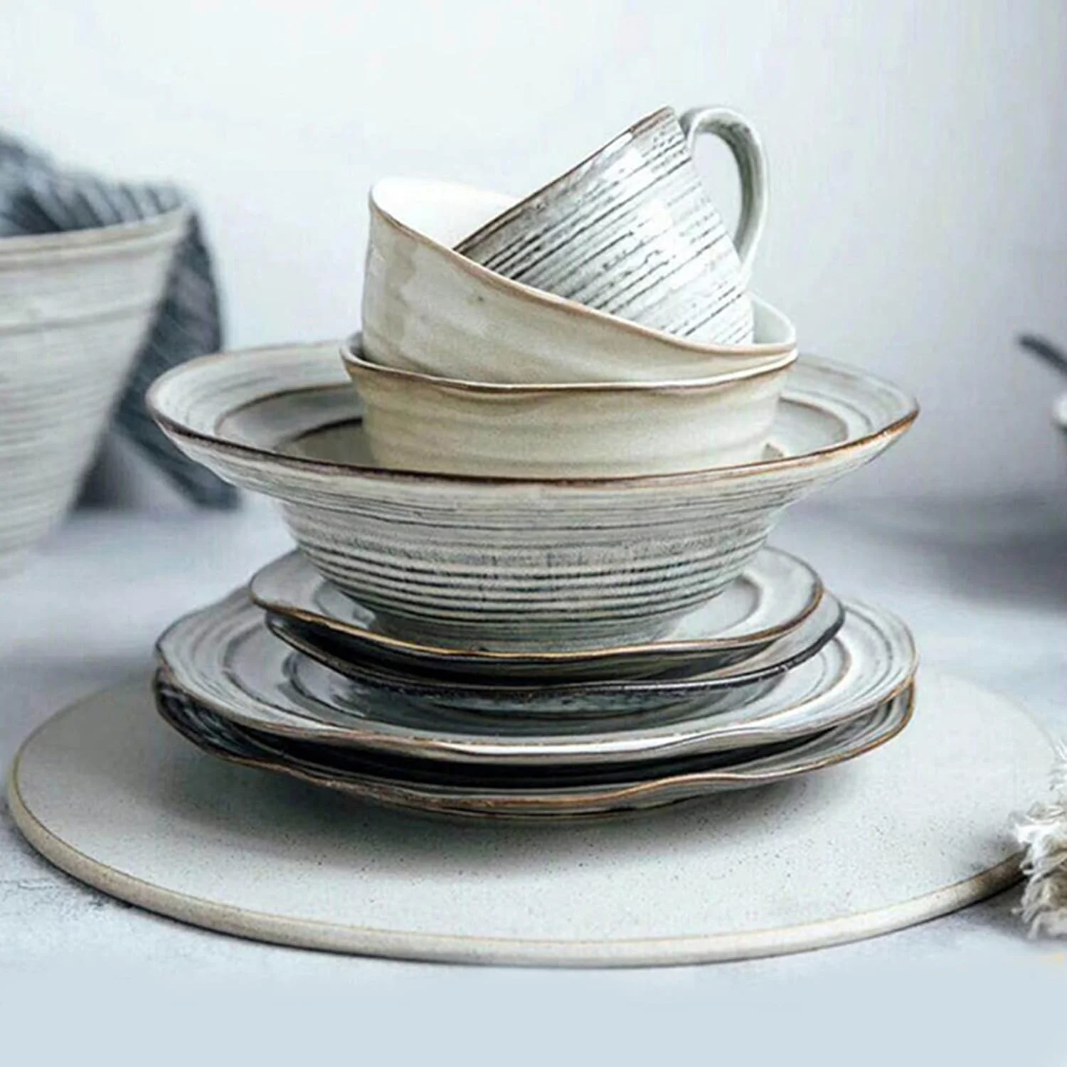 سرویس ظروف غذاخوری سرامیکی، مناسب برای 4 نفر، مجموعه 15 تکه ظروف غذاخوری سنگی، مجموعه ظروف چینی، مجموعه بشقاب و کاسه برای 4 نفر سرویس ظروف غذاخوری سرامیکی، مناسب برای 4 نفر، مجموعه 15 تکه ظروف غذاخوری سنگی، مجموعه ظروف چینی، مجموعه بشقاب و کاسه برای 4 نفر