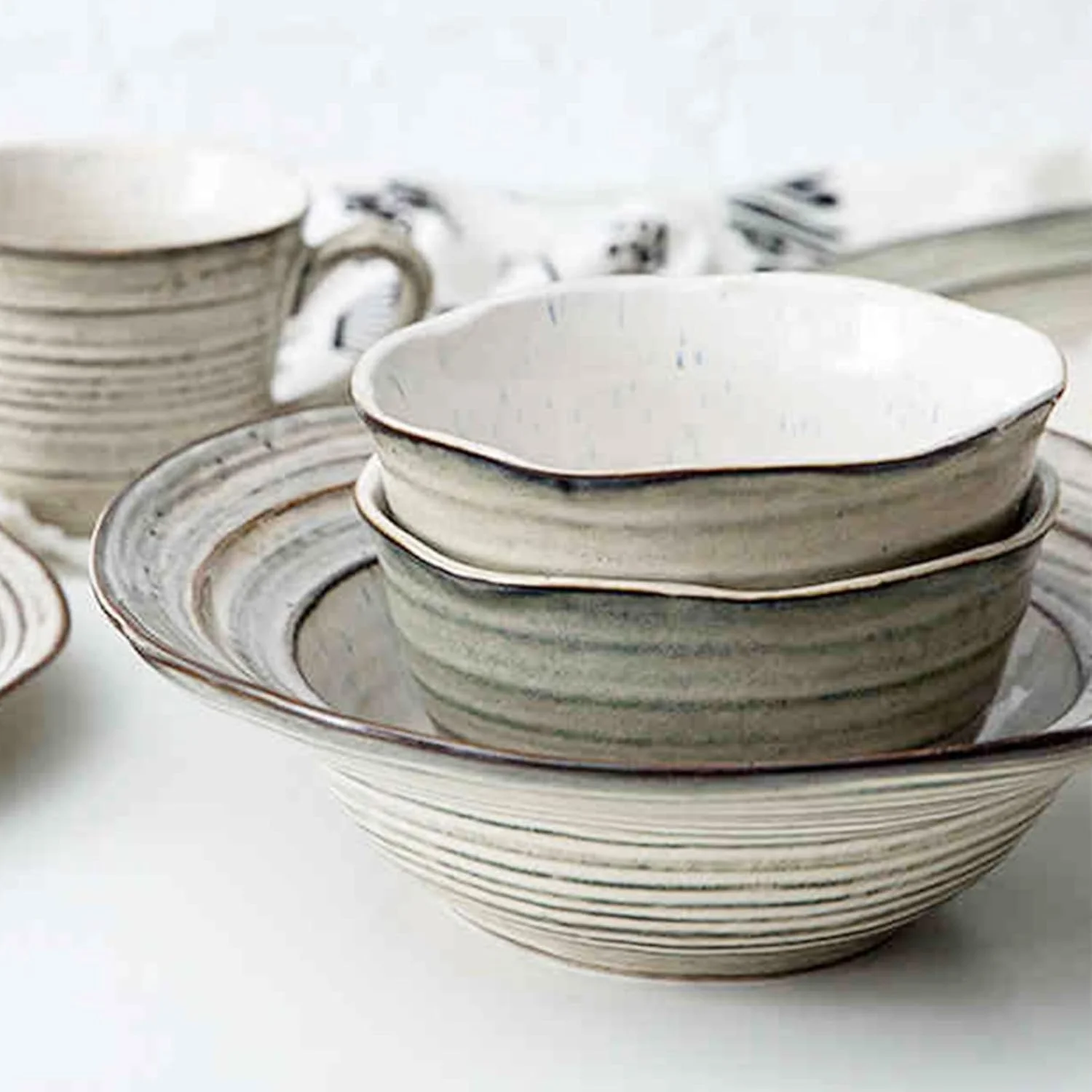 سرویس ظروف غذاخوری سرامیکی، مناسب برای 4 نفر، مجموعه 15 تکه ظروف غذاخوری سنگی، مجموعه ظروف چینی، مجموعه بشقاب و کاسه برای 4 نفر سرویس ظروف غذاخوری سرامیکی، مناسب برای 4 نفر، مجموعه 15 تکه ظروف غذاخوری سنگی، مجموعه ظروف چینی، مجموعه بشقاب و کاسه برای 4 نفر