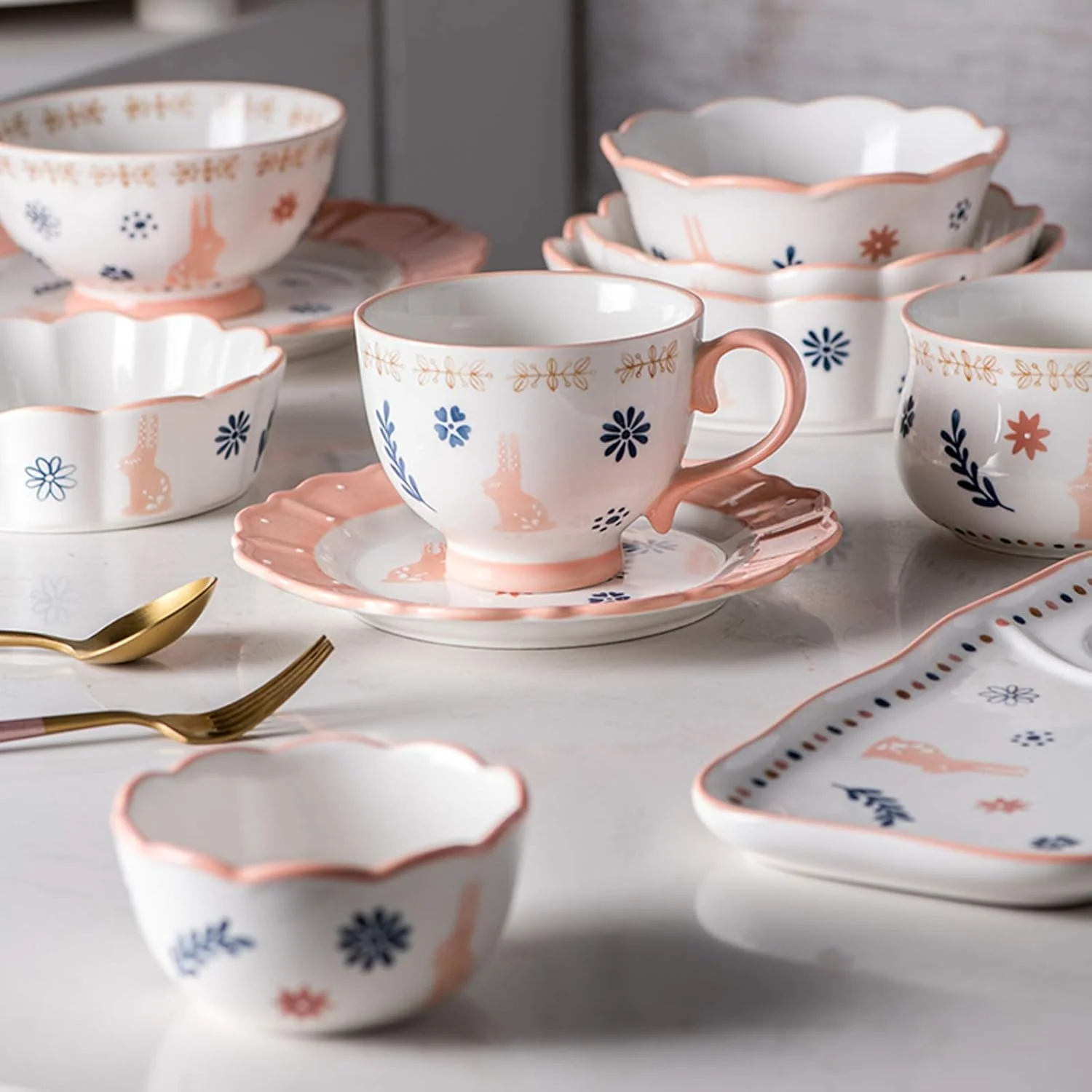 ست ظروف غذاخوری سرامیکی، ست 33 پارچه ظروف غذاخوری چینی با طرح خرگوش، فنجان قهوه، کاسه غلات و استیک ست ظروف غذاخوری سرامیکی، ست 33 پارچه ظروف غذاخوری چینی با طرح خرگوش، فنجان قهوه، کاسه غلات و استیک