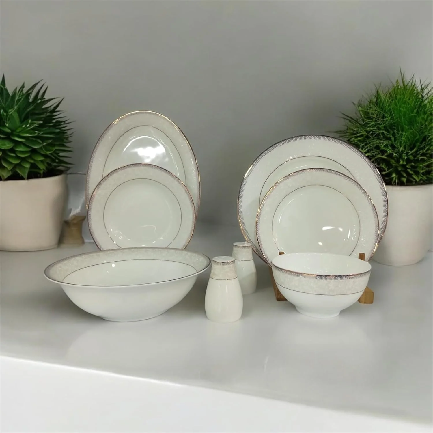 سرویس غذاخوری 29 پارچه برای 6 نفر، ظروف سفید با طراحی زیبا، سرویس ظروف چینی - ست فامی ور ممتاز سرویس غذاخوری 29 پارچه برای 6 نفر، ظروف سفید با طراحی زیبا، سرویس ظروف چینی - ست فامی ور ممتاز