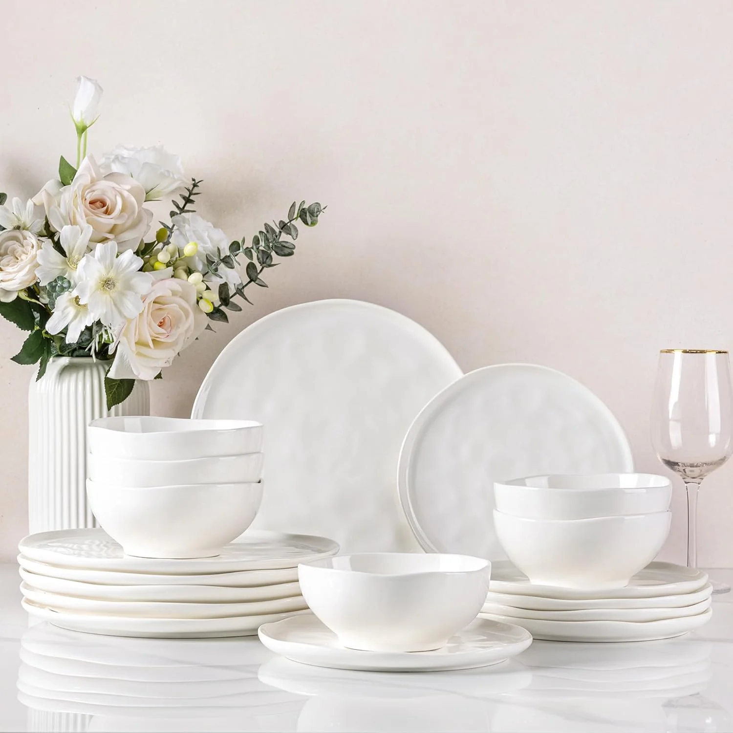 سرویس ظروف غذاخوری سرامیکی GBHOME برای 6 نفر، مجموعه 18 تکه بشقاب و کاسه چینی سبک وزن، مجموعه ظروف مقاوم در برابر خراش، قابل استفاده در فر، مایکروویو و ماشین ظرفشویی، سفید فرشته ای سرویس ظروف غذاخوری سرامیکی GBHOME برای 6 نفر، مجموعه 18 تکه بشقاب و کاسه چینی سبک وزن، مجموعه ظروف مقاوم در برابر خراش، قابل استفاده در فر، مایکروویو و ماشین ظرفشویی، سفید فرشته ای