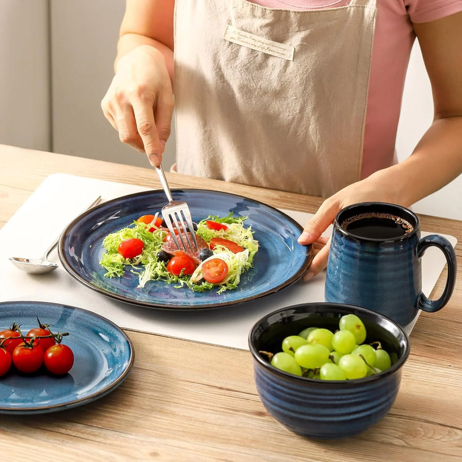 ست بشقاب و کاسه Hasense، ست ظروف غذاخوری 12 تکه سرامیکی با لعاب واکنش پذیر، سرویس ظروف غذاخوری مقاوم در برابر خراش و لب پریدگی، ظروف سرو دست ساز، آبی ست بشقاب و کاسه Hasense، ست ظروف غذاخوری 12 تکه سرامیکی با لعاب واکنش پذیر، سرویس ظروف غذاخوری مقاوم در برابر خراش و لب پریدگی، ظروف سرو دست ساز، آبی