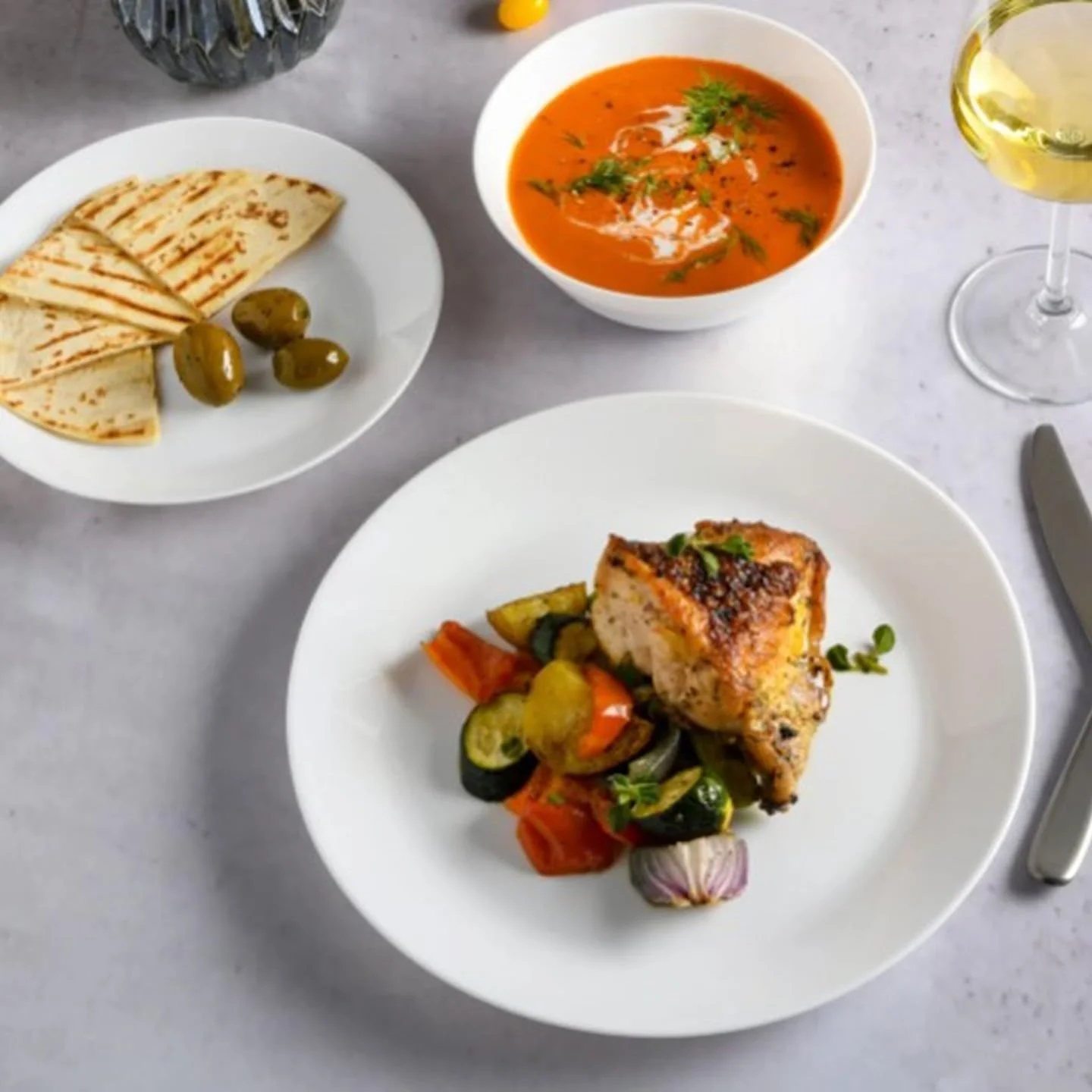 سرویس غذاخوری 24 پارچه اپال هوزی شامل 6 بشقاب غذاخوری، 6 بشقاب دسرخوری، 6 کاسه و 6 قاشق سوپ خوری، قابل شستشو در ماشین ظرفشویی، قابل استفاده در مایکروویو و فریزر، فاقد BPA و مقاوم در برابر حرارت سرویس غذاخوری 24 پارچه اپال هوزی شامل 6 بشقاب غذاخوری، 6 بشقاب دسرخوری، 6 کاسه و 6 قاشق سوپ خوری، قابل شستشو در ماشین ظرفشویی، قابل استفاده در مایکروویو و فریزر، فاقد BPA و مقاوم در برابر حرارت