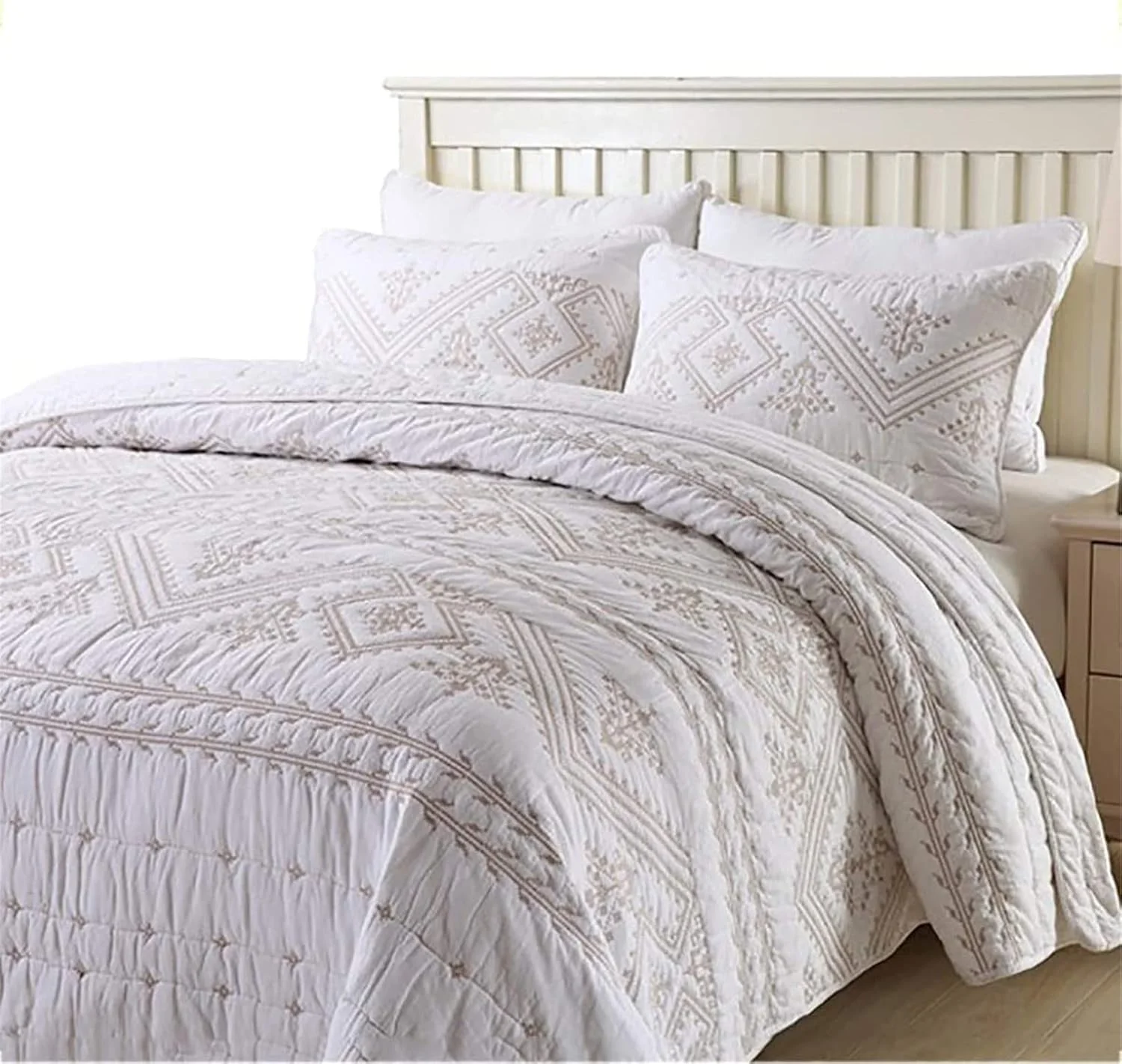 روتختی دو رو کینگ سفید گلدوزی شده لحاف دار، رو تختی بزرگ برای مبل و تخت خواب، ملحفه میکروفایبر با نگهداری آسان، روتختی به همراه 2 روبالشتی، ست روتختی برای دکور اتاق خواب، سفید، 240 * 260 سانتی متر