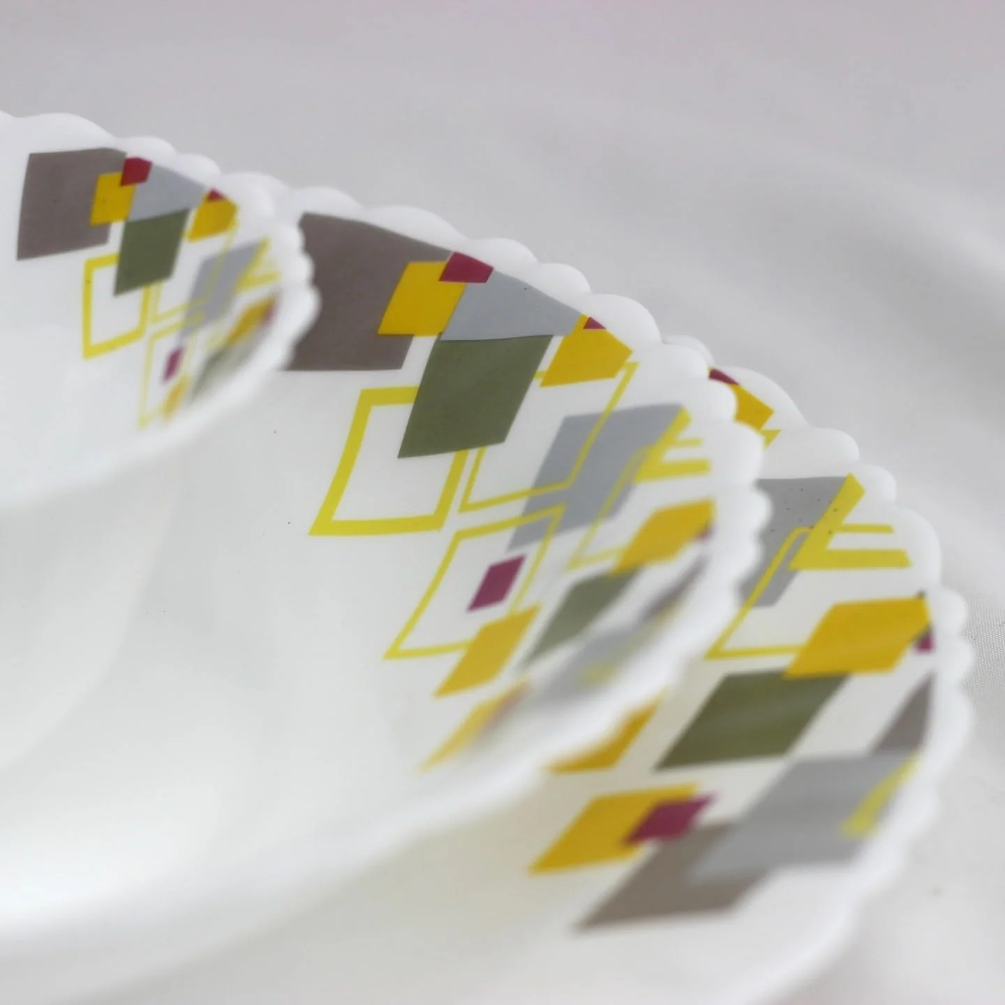 سرویس غذاخوری 12 پارچه مِلریچ از جنس اوپال، شامل بشقاب غذاخوری، بشقاب دسر و کاسه، قابل استفاده در ماشین ظرفشویی و مایکروویو، مقاوم در برابر خراشیدگی، مناسب برای آشپزخانه و رستوران سرویس غذاخوری 12 پارچه مِلریچ از جنس اوپال، شامل بشقاب غذاخوری، بشقاب دسر و کاسه، قابل استفاده در ماشین ظرفشویی و مایکروویو، مقاوم در برابر خراشیدگی، مناسب برای آشپزخانه و رستوران