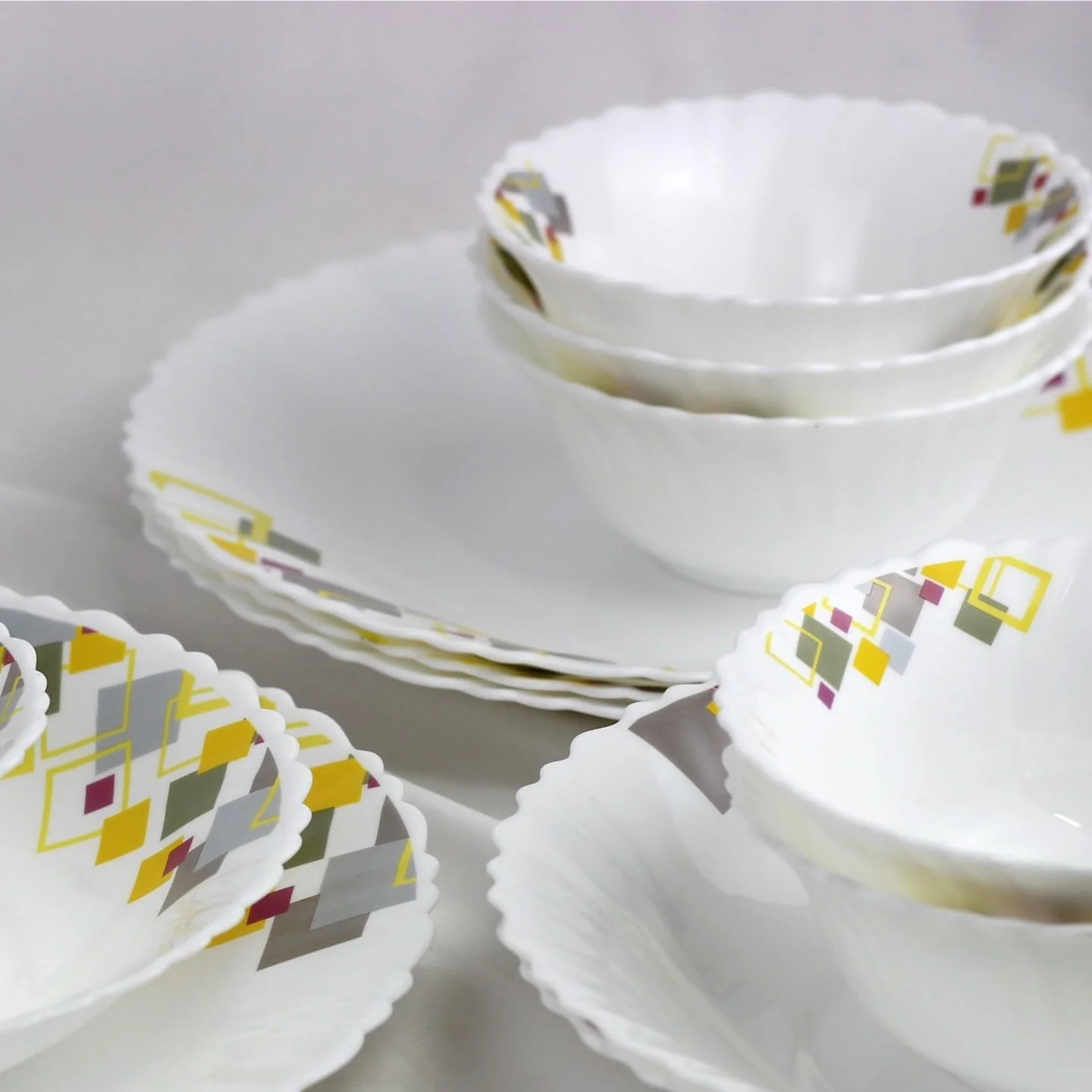 سرویس غذاخوری 12 پارچه مِلریچ از جنس اوپال، شامل بشقاب غذاخوری، بشقاب دسر و کاسه، قابل استفاده در ماشین ظرفشویی و مایکروویو، مقاوم در برابر خراشیدگی، مناسب برای آشپزخانه و رستوران سرویس غذاخوری 12 پارچه مِلریچ از جنس اوپال، شامل بشقاب غذاخوری، بشقاب دسر و کاسه، قابل استفاده در ماشین ظرفشویی و مایکروویو، مقاوم در برابر خراشیدگی، مناسب برای آشپزخانه و رستوران