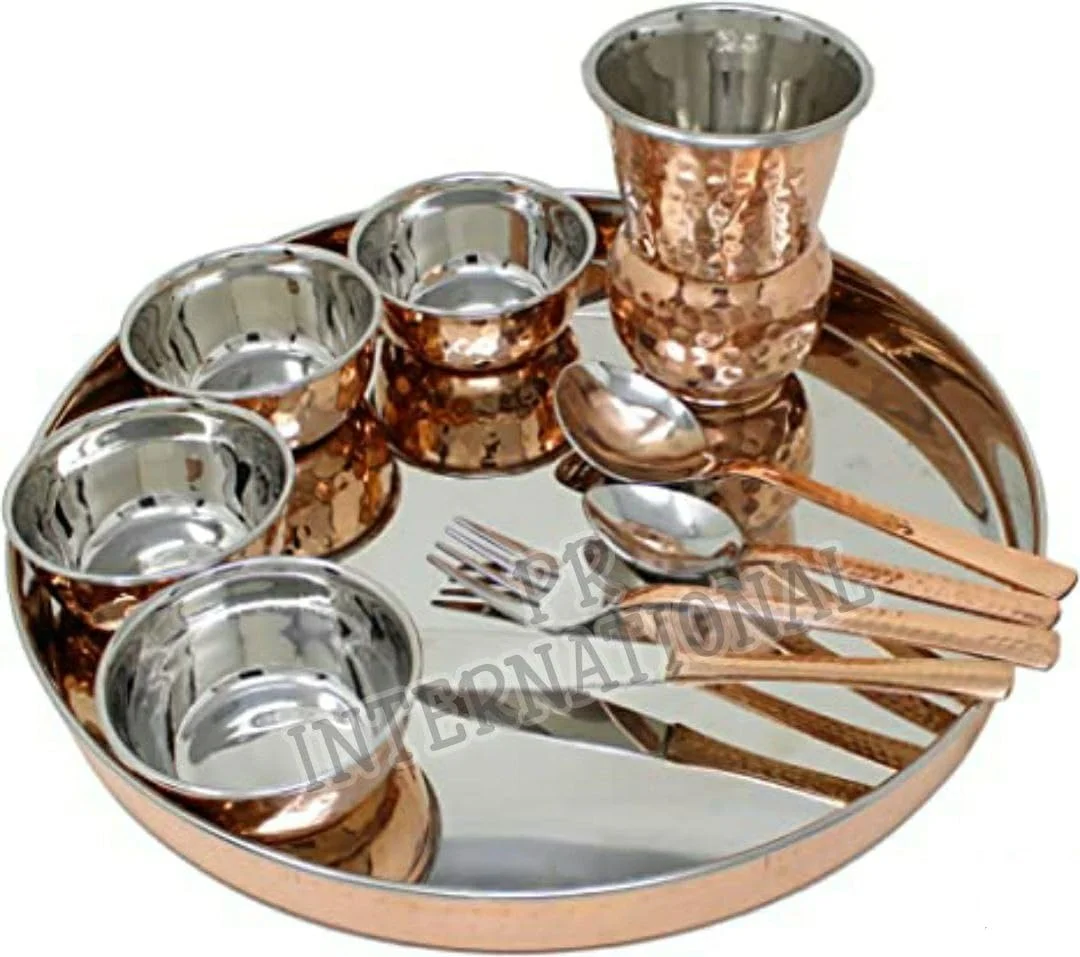 PR INTERNATIONAL سرویس ظروف مسی سنتی شامل بشقاب تالی، کاسه، چنگال، قاشق شیشه ای و قاشق سرو، قطر 13 اینچ، ست تالی ظروف مسی استیل ضد زنگ PR INTERNATIONAL سرویس ظروف مسی سنتی شامل بشقاب تالی، کاسه، چنگال، قاشق شیشه ای و قاشق سرو، قطر 13 اینچ، ست تالی ظروف مسی استیل ضد زنگ