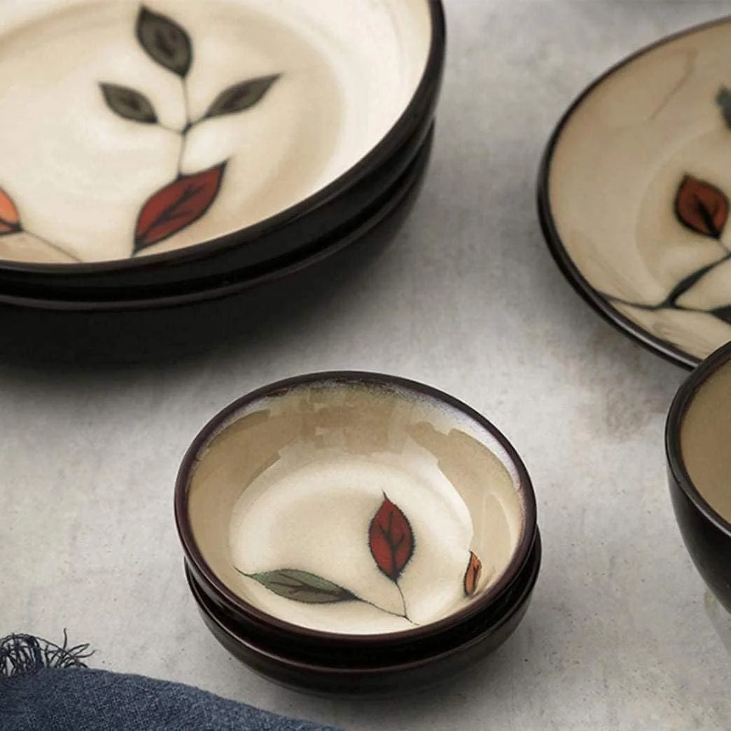 ظروف سفالی، ست ظروف غذاخوری چینی با طرح برگ های قدیمی و شیک، شامل 18 تکه بشقاب و کاسه ظروف سفالی، ست ظروف غذاخوری چینی با طرح برگ های قدیمی و شیک، شامل 18 تکه بشقاب و کاسه