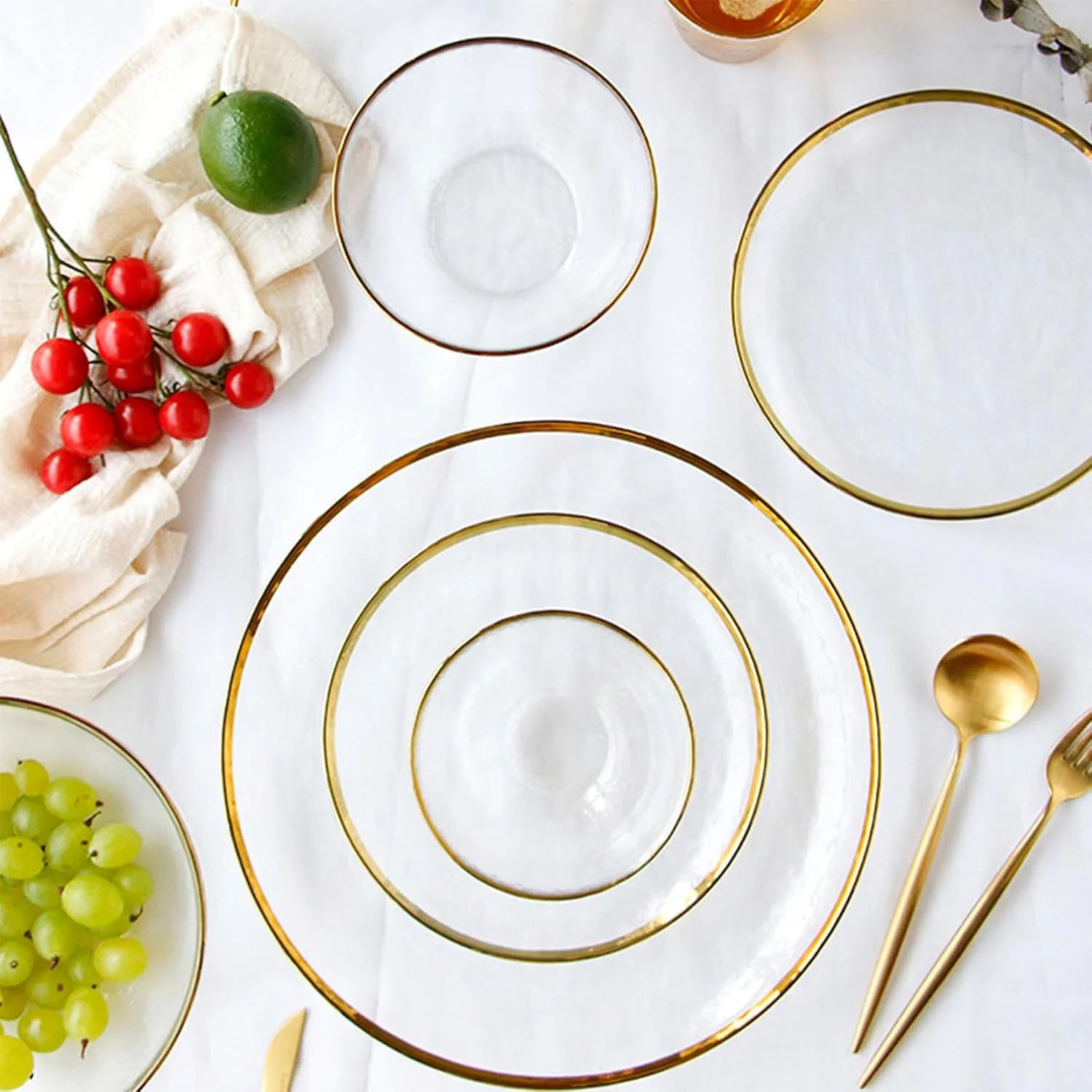 ست ظروف غذاخوری 12 پارچه شیشه ای LE POTOCIO، ست بشقاب و کاسه با لبه طلایی نقاشی شده با دست، مقاوم در برابر لب پر شدن، ست ظروف گرد سبک وزن برای 4 نفر