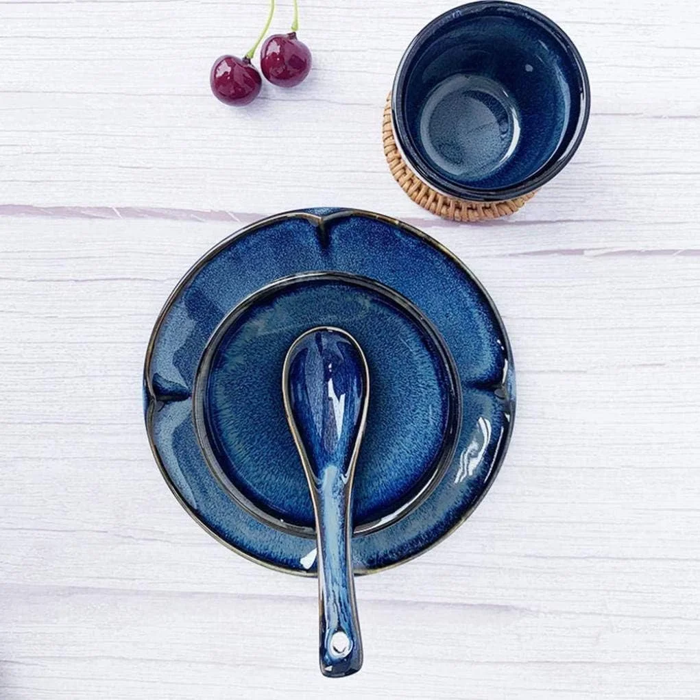 ظروف غذاخوری سفالی، ست ظروف غذاخوری ۱۶ تکه، ظروف چینی آبی رترو، ست کاسه، بشقاب، قاشق و لیوان سرامیکی مناسب برای ۴ نفر، دکور شیک ظروف غذاخوری سفالی، ست ظروف غذاخوری ۱۶ تکه، ظروف چینی آبی رترو، ست کاسه، بشقاب، قاشق و لیوان سرامیکی مناسب برای ۴ نفر، دکور شیک