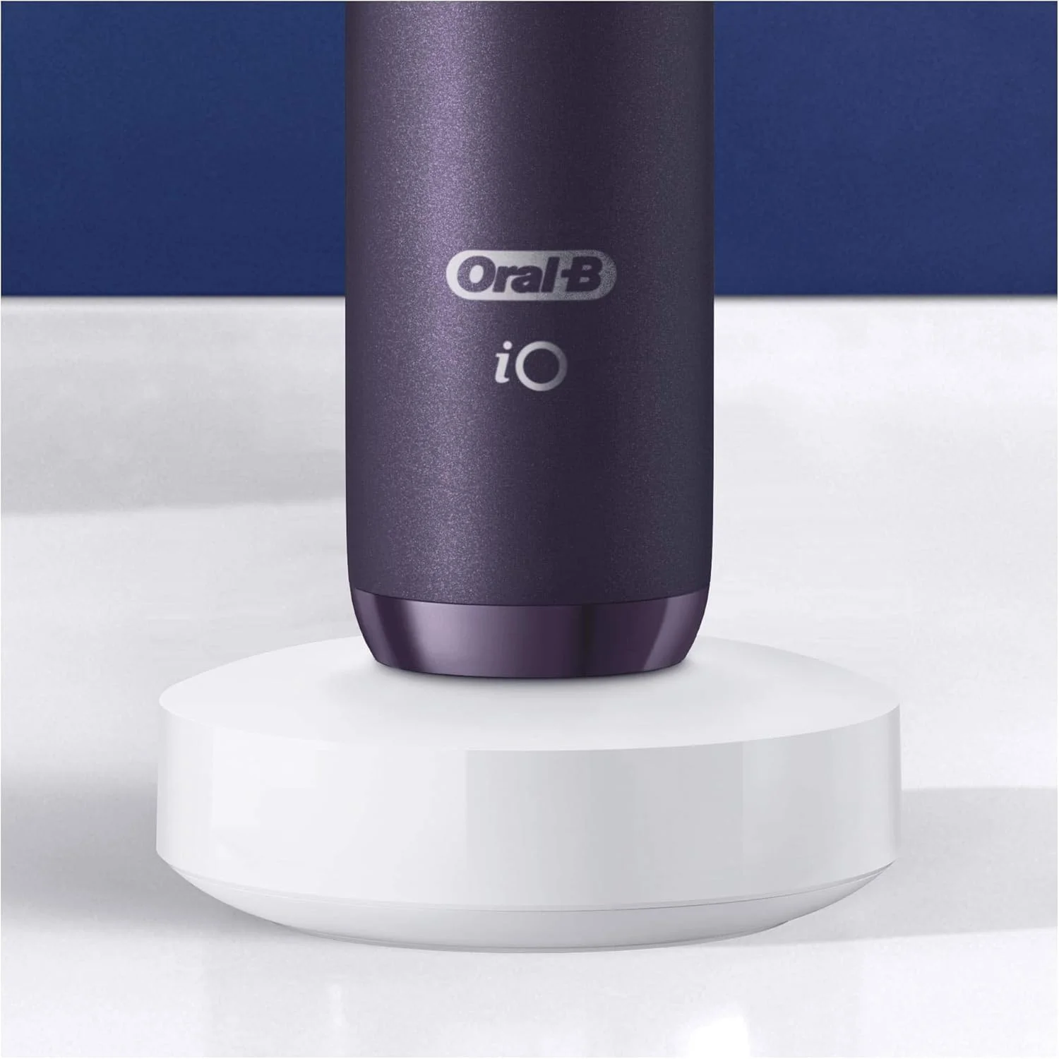 مسواک برقی بزرگسالان Oral-B iO8، هدیه برای زنان/مردان، دسته متصل به برنامه، 1 عدد سری مسواک و کیف مسافرتی، 6 حالت با سفید کننده دندان، دوشاخه 2 پین UK، نسخه محدود مسواک برقی بزرگسالان Oral-B iO8، هدیه برای زنان/مردان، دسته متصل به برنامه، 1 عدد سری مسواک و کیف مسافرتی، 6 حالت با سفید کننده دندان، دوشاخه 2 پین UK، نسخه محدود