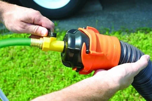 کیت بهداشتی Camco RV برای سیستم مخزن نگهداری شما - شامل شلنگ فاضلاب RhinoFLEX با اتصالات، درزگیرهای ضد نشت، درپوش های ذخیره سازی، دستکش های بهداشتی و TST Drop Ins برای از بین بردن بوهای مخزن نگهداری