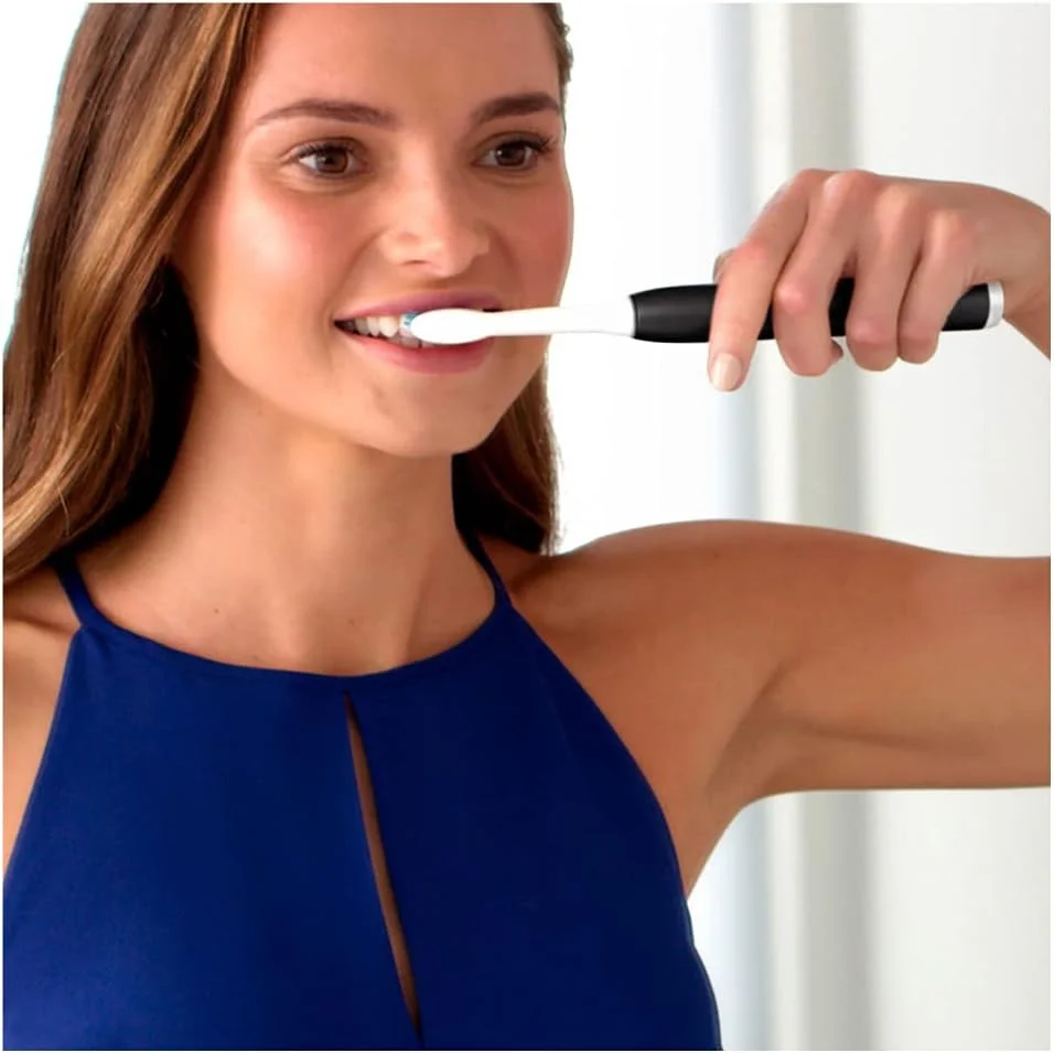 مسواک برقی صوتی Oral-B Pulsonic Slim Clean 2000، 2 حالت تمیز کردن برای مراقبت از دندان و لثه های سالم با تایمر، هدیه برای آقایان/خانم ها، طراحی شده توسط Braun، مشکی مسواک برقی صوتی Oral-B Pulsonic Slim Clean 2000، 2 حالت تمیز کردن برای مراقبت از دندان و لثه های سالم با تایمر، هدیه برای آقایان/خانم ها، طراحی شده توسط Braun، مشکی