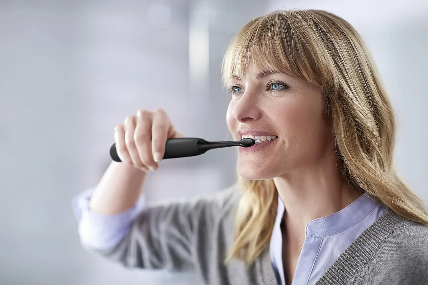 مسواک برقی فیلیپس Sonicare 4300 Protective Clean، مدل HX6800/44، مشکی، دارای پین سه شاخه امارات مسواک برقی فیلیپس Sonicare 4300 Protective Clean، مدل HX6800/44، مشکی، دارای پین سه شاخه امارات