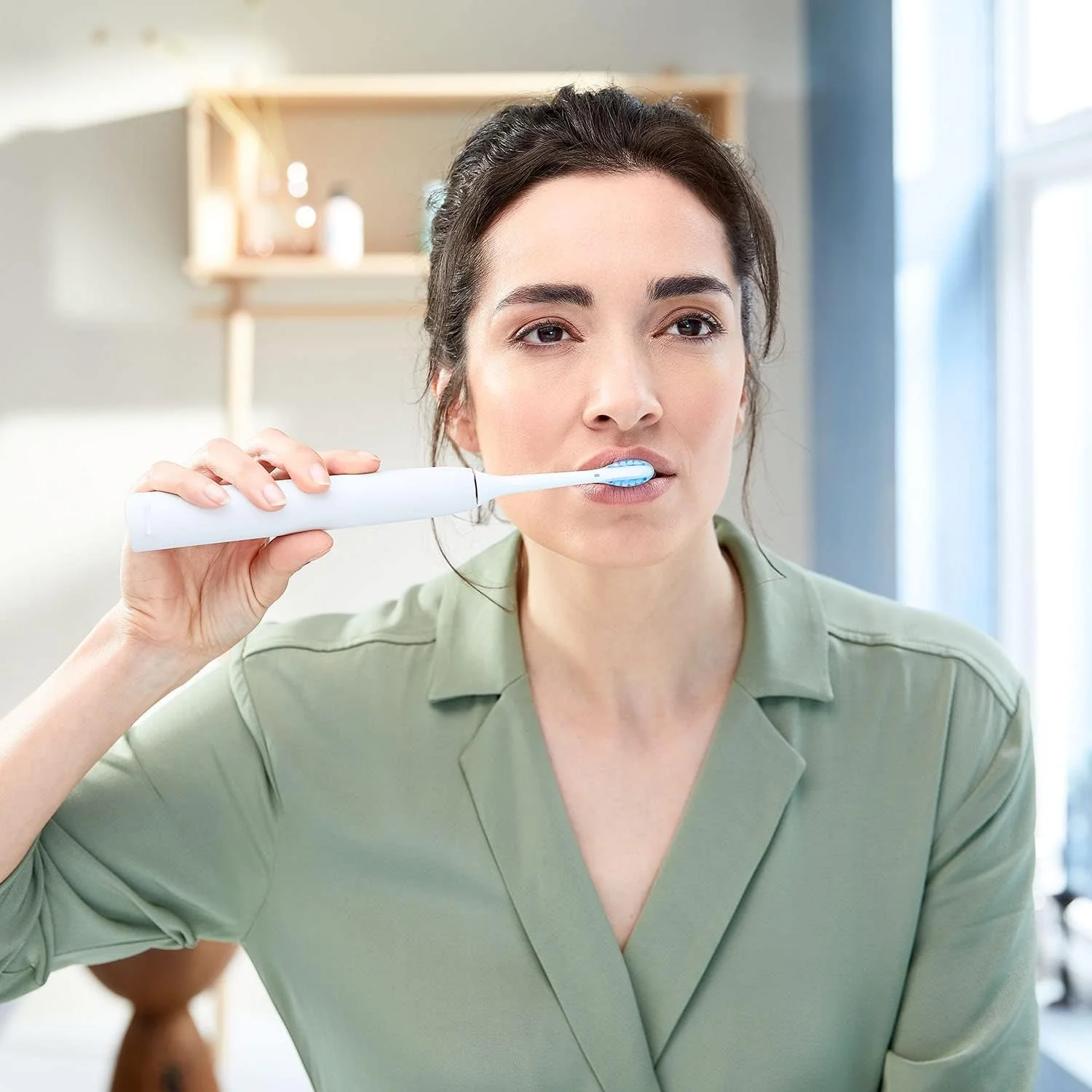 مسواک برقی فیلیپس Sonicare ExpertClean 7300 مدل HX9611/19 با فناوری صوتی، کنترل فشار، کیف مسافرتی، بسته 2 عددی، سفید