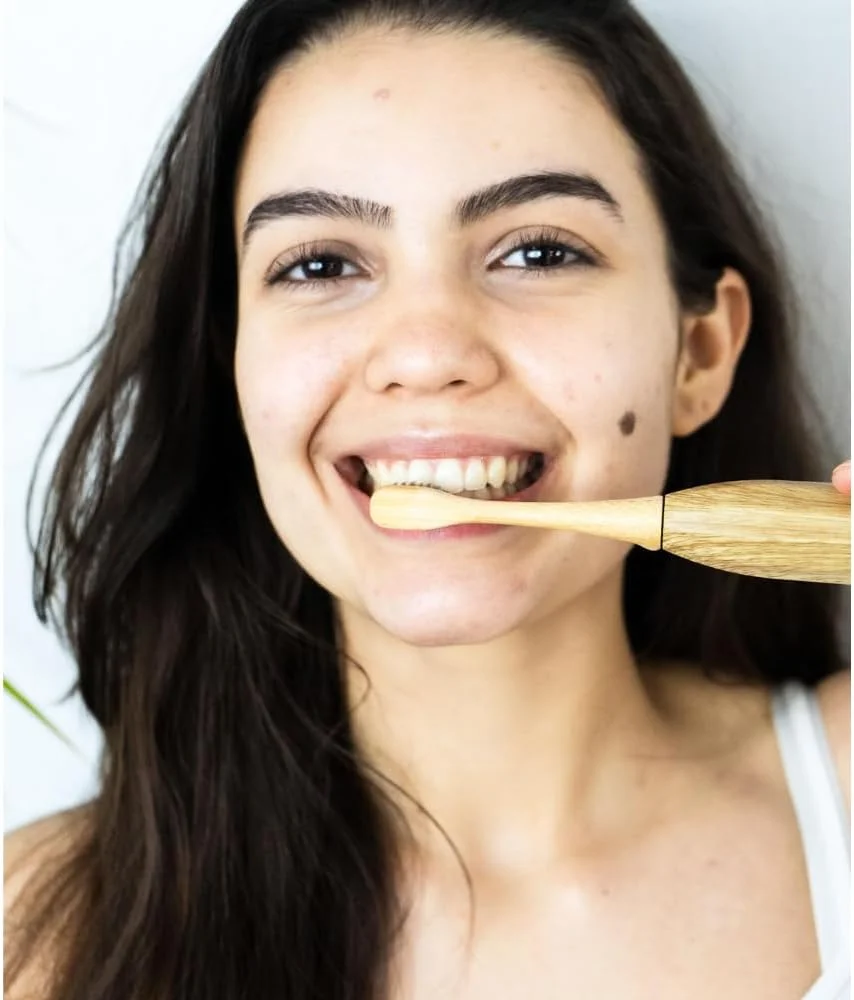 مسواک برقی سونیک بامبو پایدار Ecohaven - 3 سر قابل بازیافت - 5 حالت تمیز کردن - شارژر USB Type C - دسته ضد آب - عمر باتری 5 هفته - سبک وزن - سازگار با محیط زیست مسواک برقی سونیک بامبو پایدار Ecohaven - 3 سر قابل بازیافت - 5 حالت تمیز کردن - شارژر USB Type C - دسته ضد آب - عمر باتری 5 هفته - سبک وزن - سازگار با محیط زیست