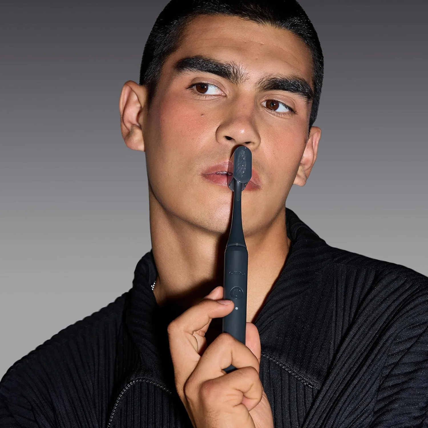 مسواک برقی شارژی بزرگسالان ORDO Sonic Edge، مسواک سونیک جمع و جور با USB-C، باتری با عمر بیش از 6 هفته، درپوش مسافرتی، 1 عدد سر برس و کابل (زغالی)