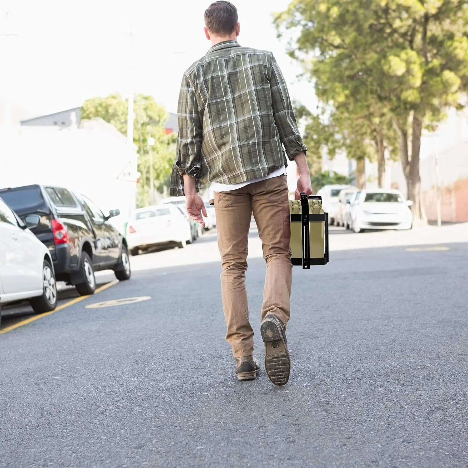 نگهدارنده گالن سوخت Relaxdays Jerry Can، مناسب خودرو و کامیون، برای گالن های 10 و 20 لیتری، قفس فلزی قفل شونده، بنزین و گازوئیل، مشکی نگهدارنده گالن سوخت Relaxdays Jerry Can، مناسب خودرو و کامیون، برای گالن های 10 و 20 لیتری، قفس فلزی قفل شونده، بنزین و گازوئیل، مشکی