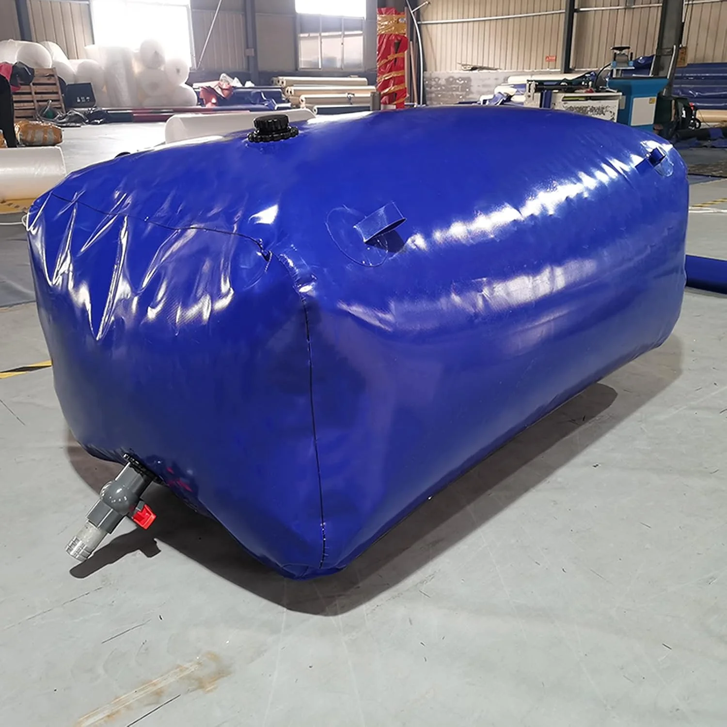 High Capacity Outdoor Storage Water Bladder, Portable Mobile Emergency Water Tank, Reusable Flexible Plastic Water Bag with Valve for Alternative Emergency Water Delivery Transfer High Capacity Outdoor Storage Water Bladder, Portable Mobile Emergency Water Tank, Reusable Flexible Plastic Water Bag with Valve for Alternative Emergency Water Delivery Transfer