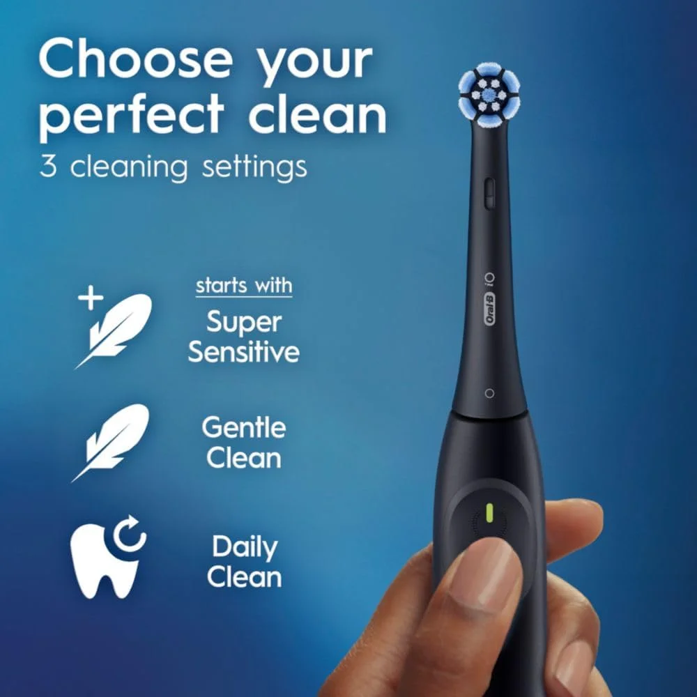 مسواک برقی شارژی Oral-B iO Simple Clean، مشکی شب با 1 سری برس مراقبت ملایم و 1 کیف مسافرتی مشکی - سنسور فشار خودکار برای محافظت از لثه ها - 3 حالت - تایمر 2 دقیقه ای مسواک برقی شارژی Oral-B iO Simple Clean، مشکی شب با 1 سری برس مراقبت ملایم و 1 کیف مسافرتی مشکی - سنسور فشار خودکار برای محافظت از لثه ها - 3 حالت - تایمر 2 دقیقه ای